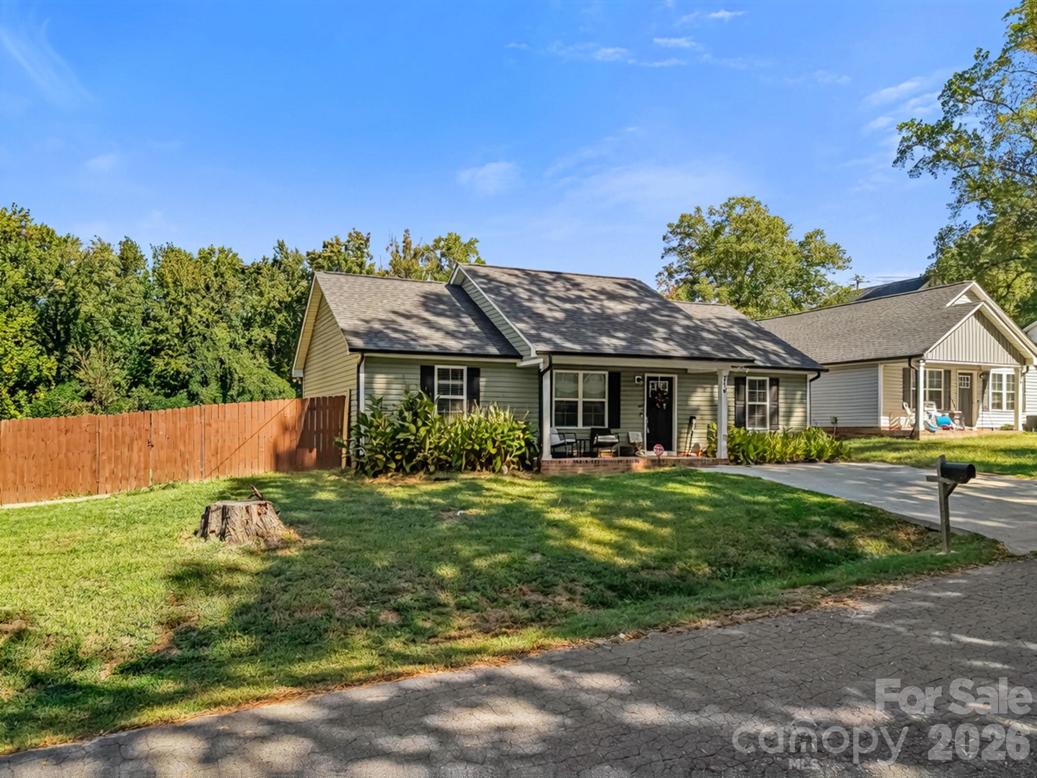 710 Ben Avenue Property Photo 2