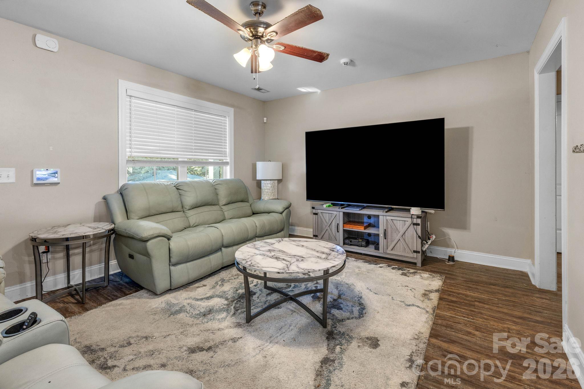 710 Ben Avenue Property Photo 7