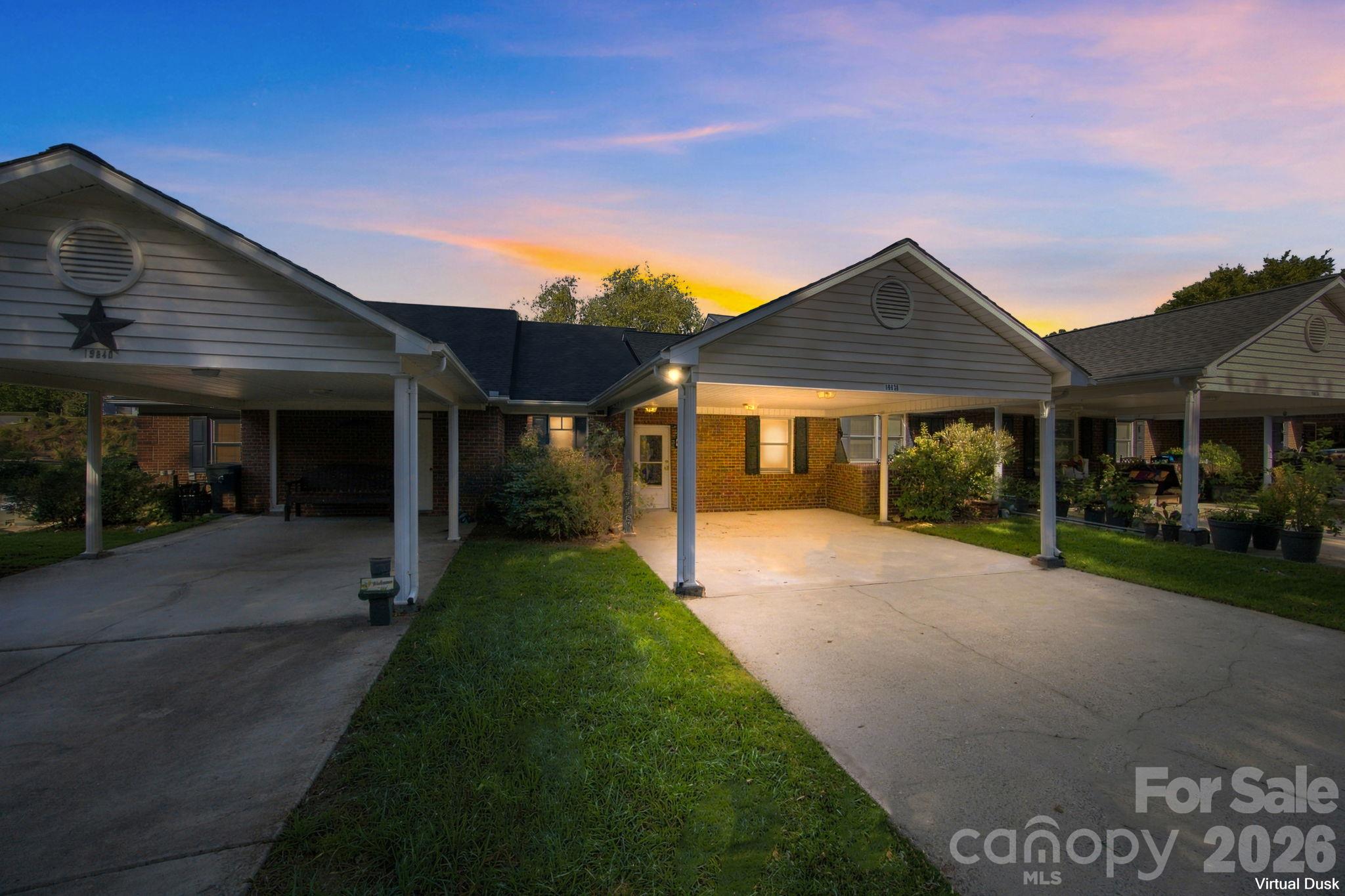 19838 Oak Leaf Circle Property Photo 1
