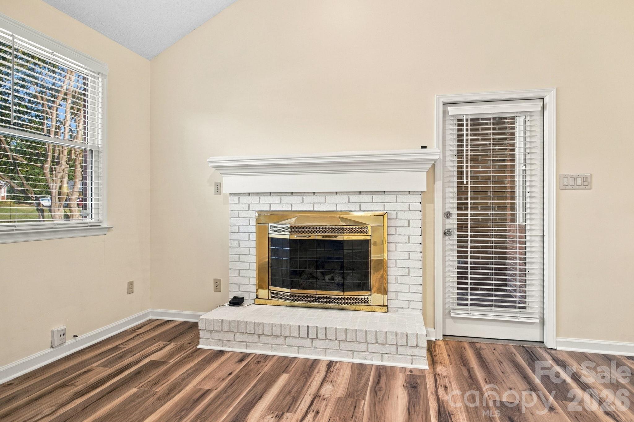 19838 Oak Leaf Circle Property Photo 19