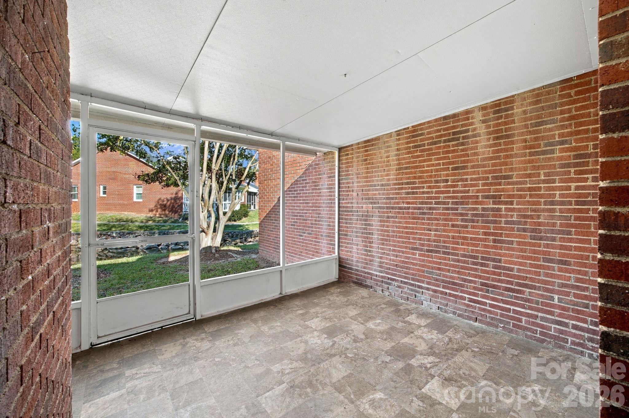 19838 Oak Leaf Circle Property Photo 25
