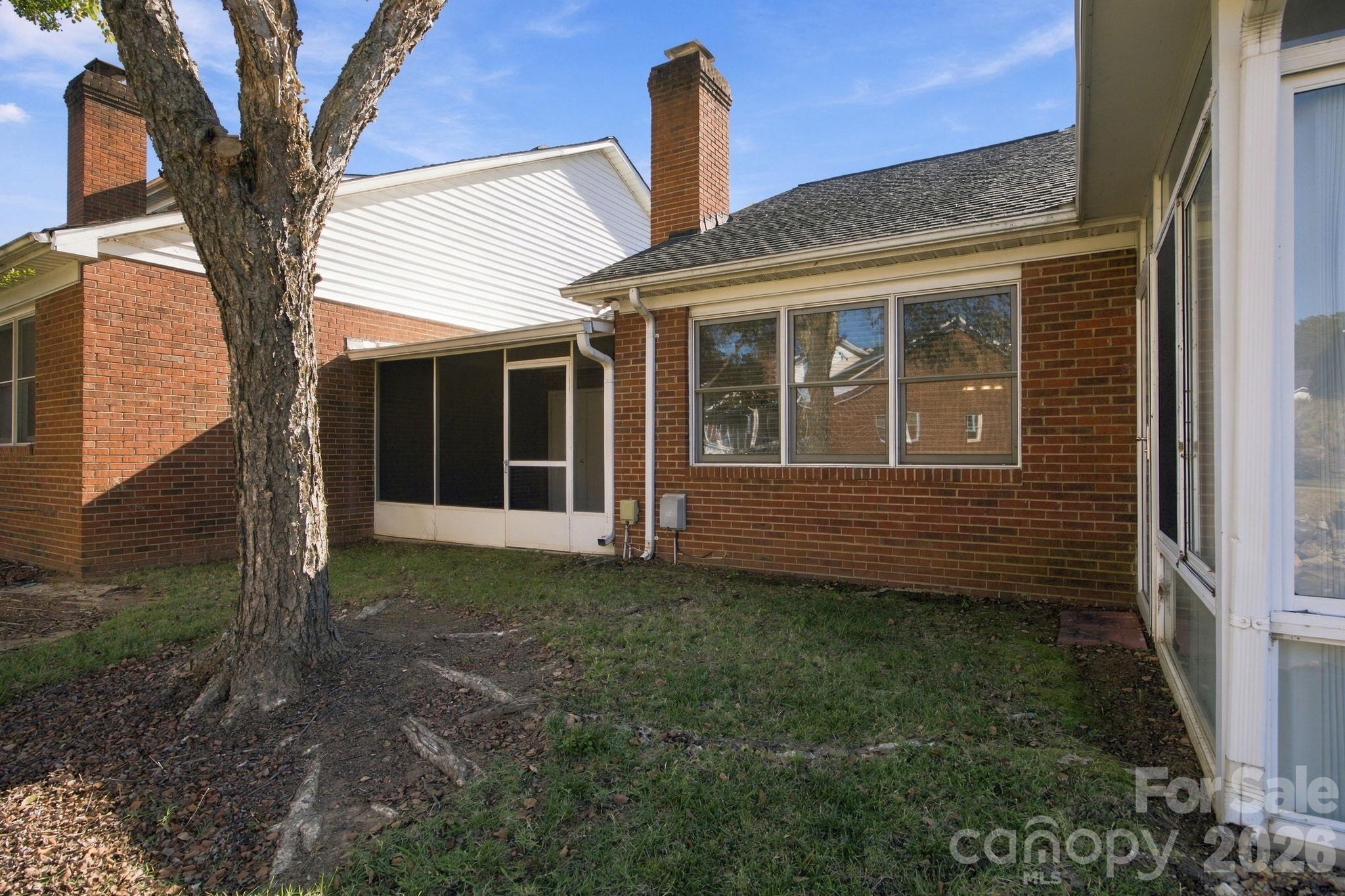 19838 Oak Leaf Circle Property Photo 28