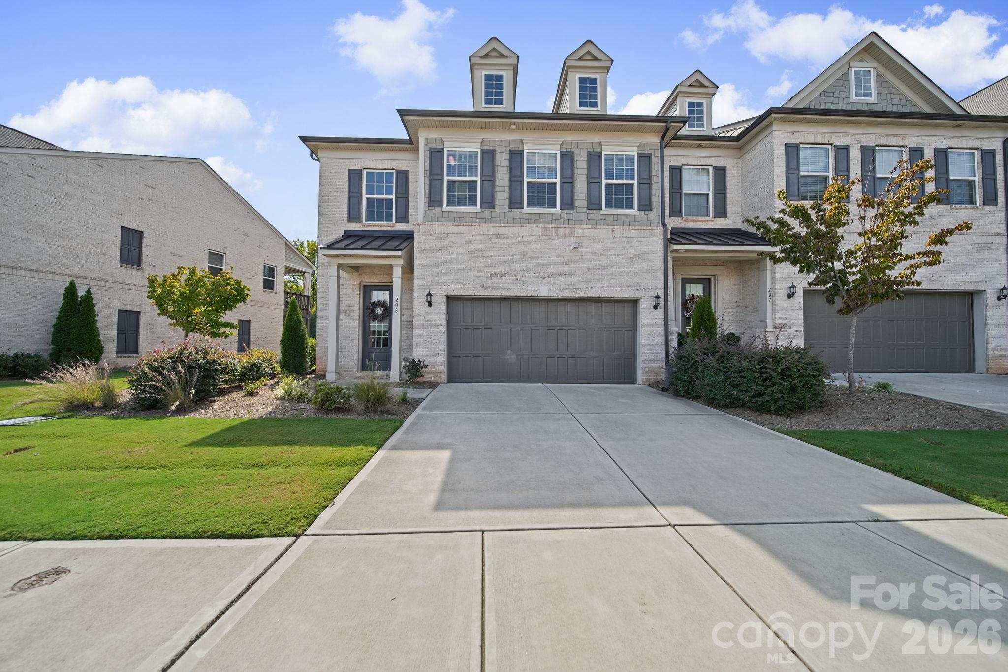 203 Heathbrook Lane Property Photo 3