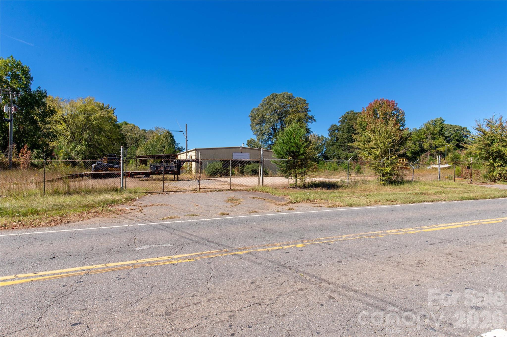 725 Red River Road Property Photo 3
