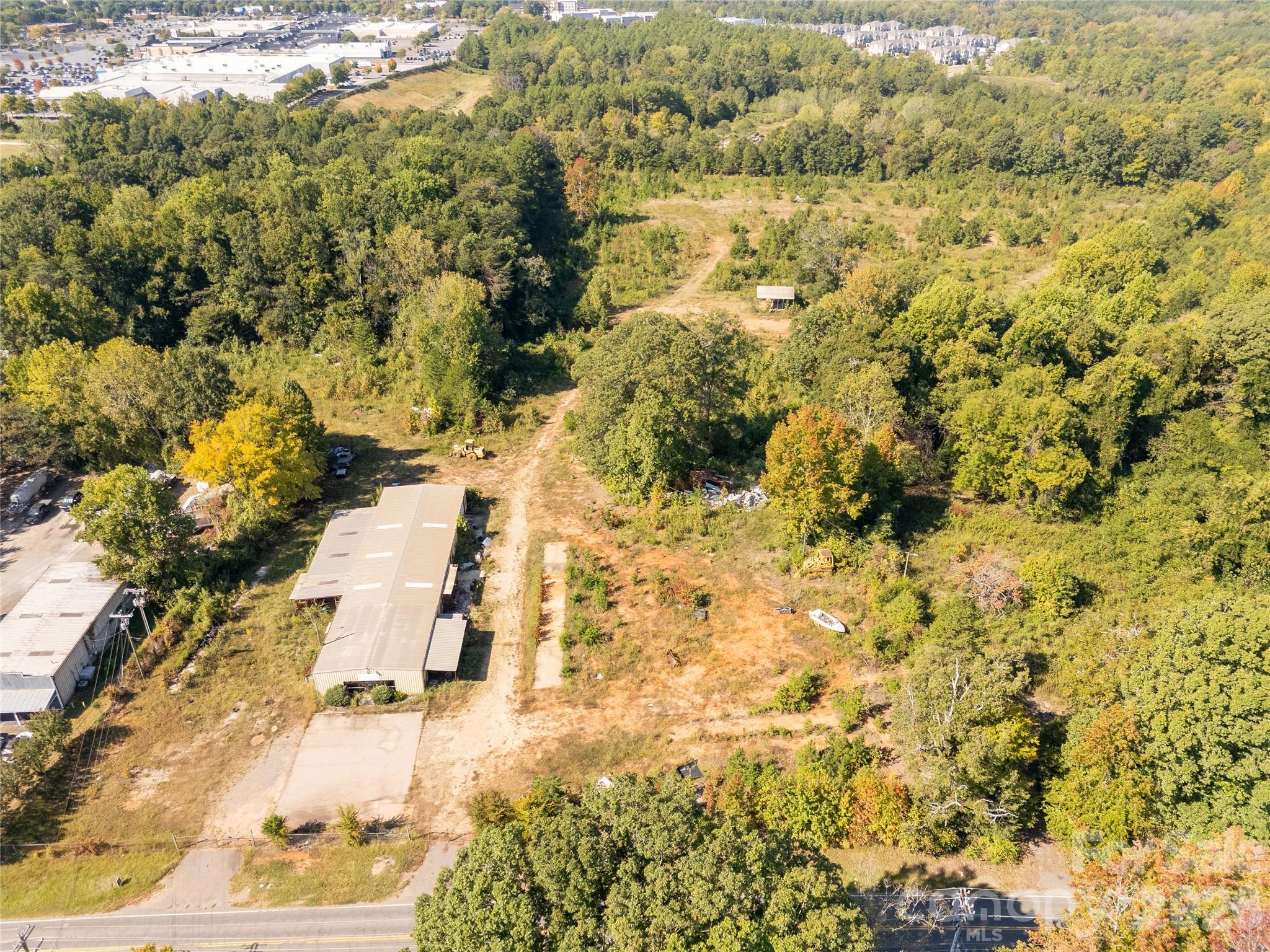 725 Red River Road Property Photo 6