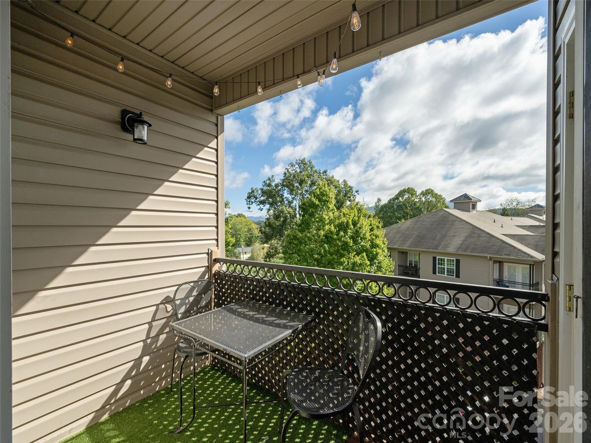 437 Appeldoorn Circle Property Photo 7