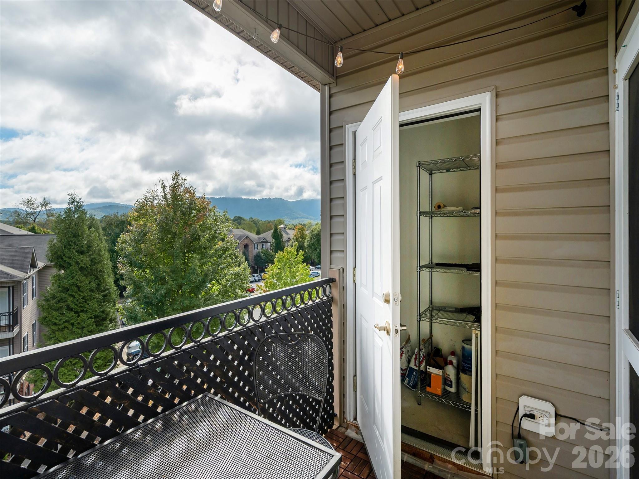 437 Appeldoorn Circle Property Photo 9