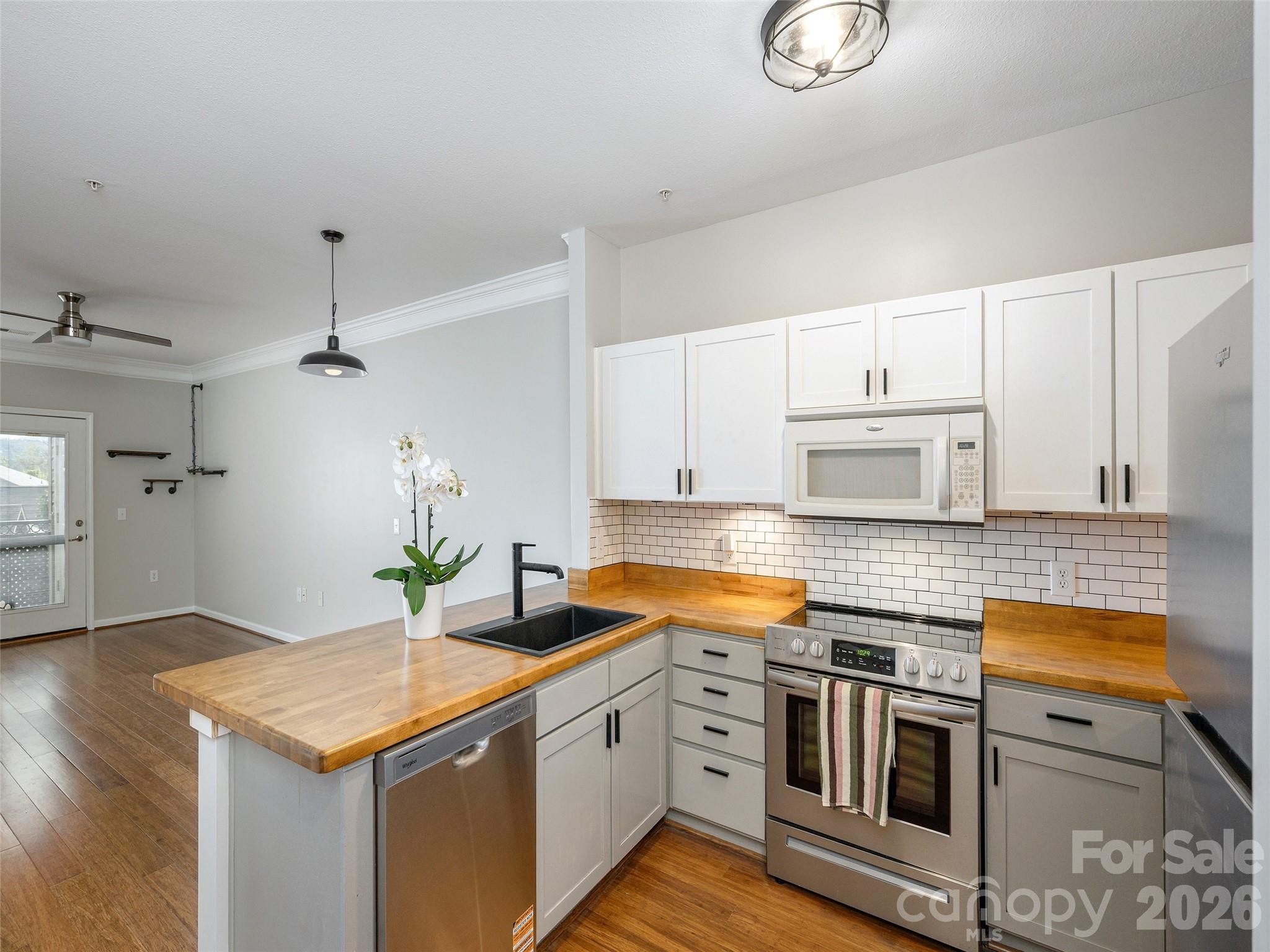 437 Appeldoorn Circle Property Photo 16