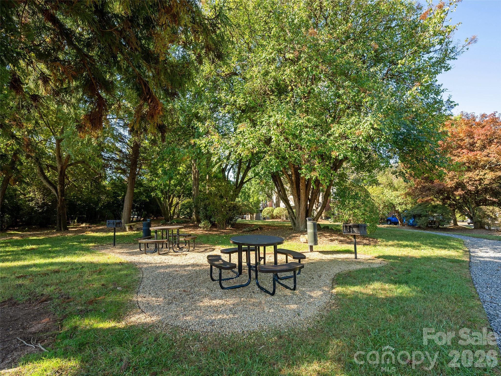 437 Appeldoorn Circle Property Photo 28