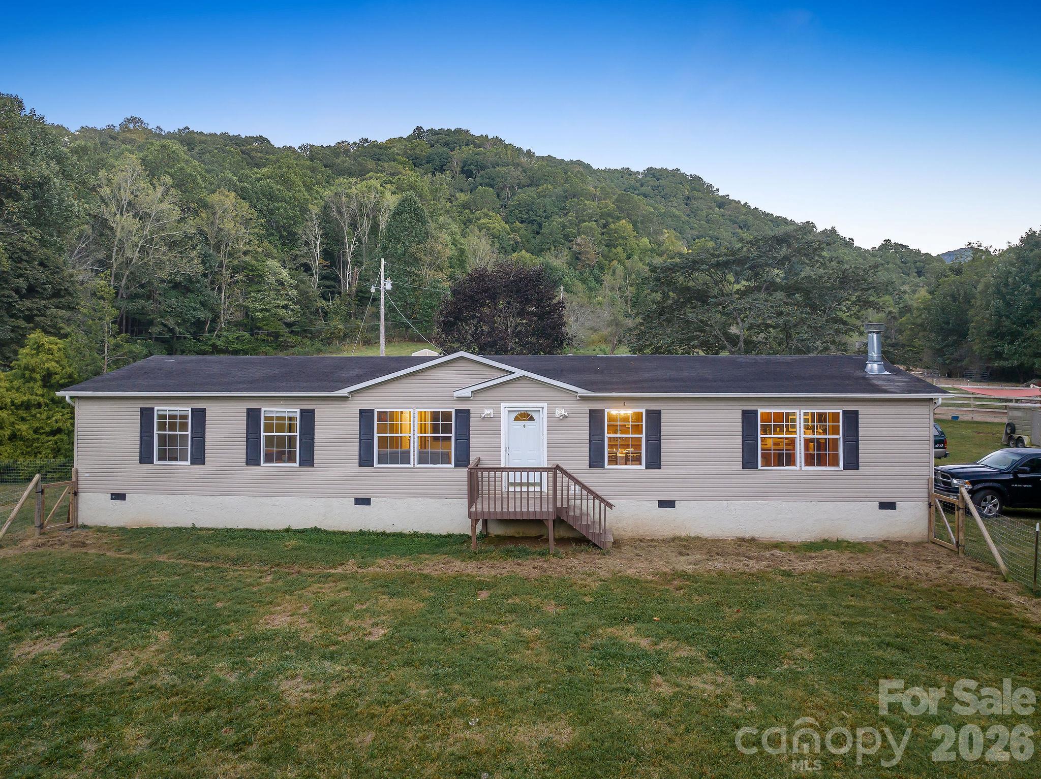 1102 Price Town Road Property Photo 4