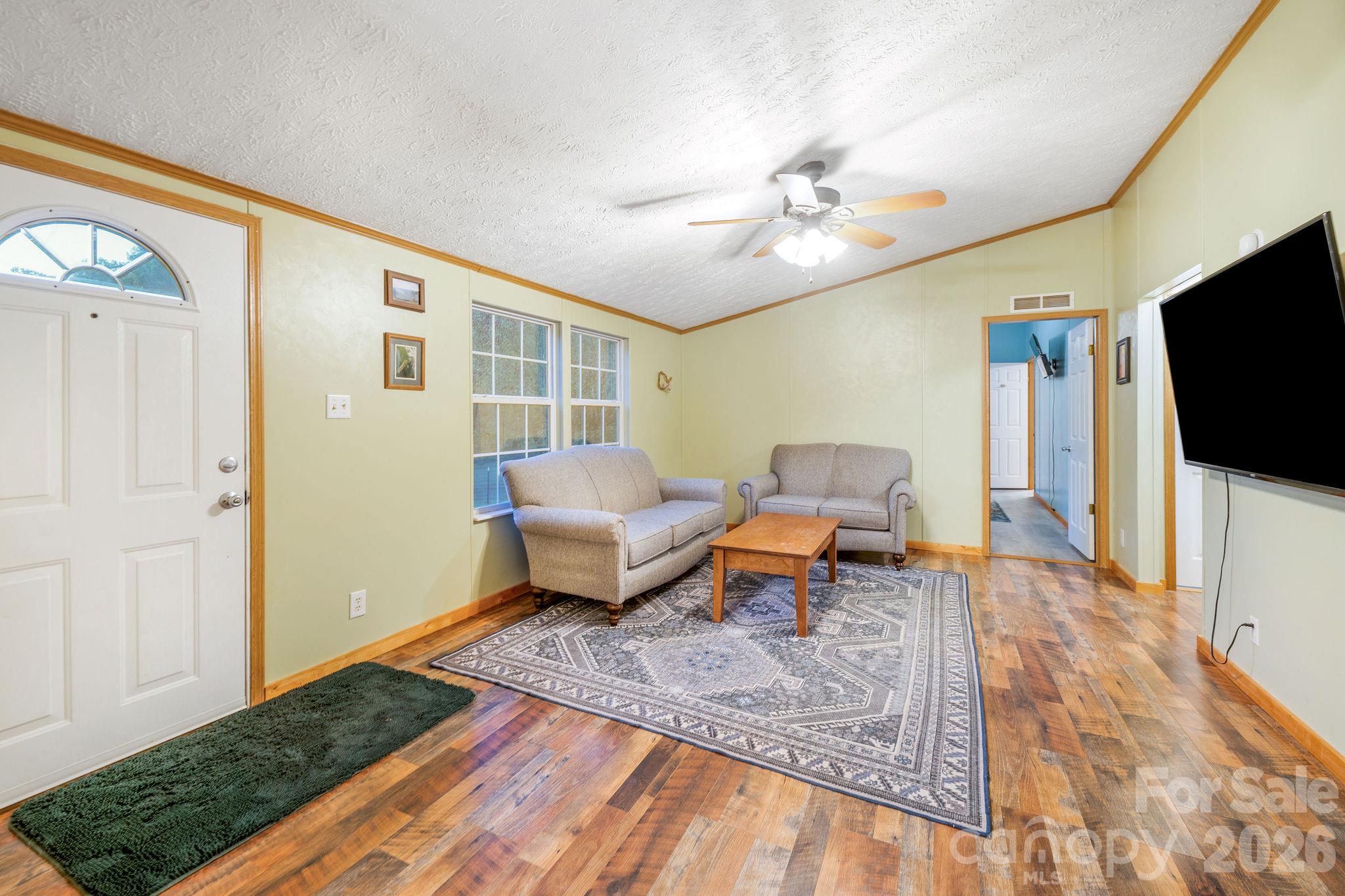 1102 Price Town Road Property Photo 6