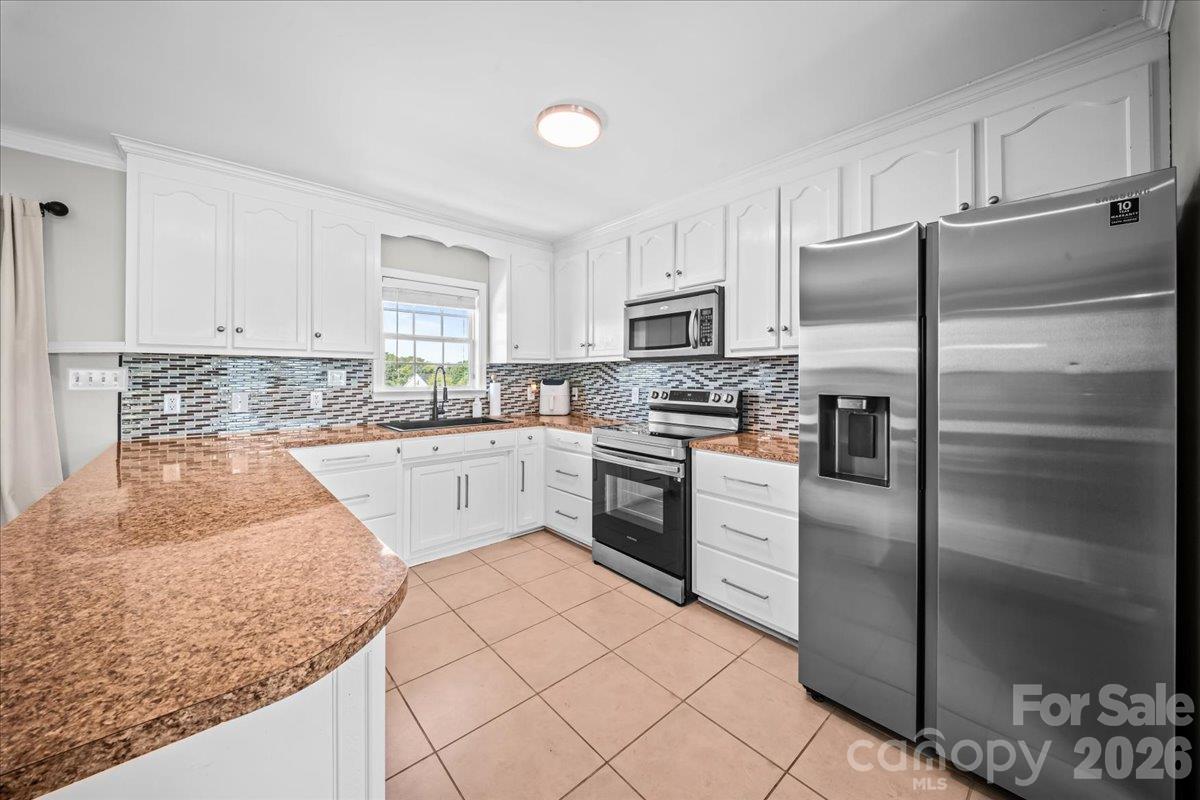 2241 Killian Road Property Photo 7