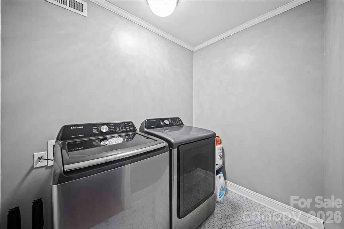2241 Killian Road Property Photo 19
