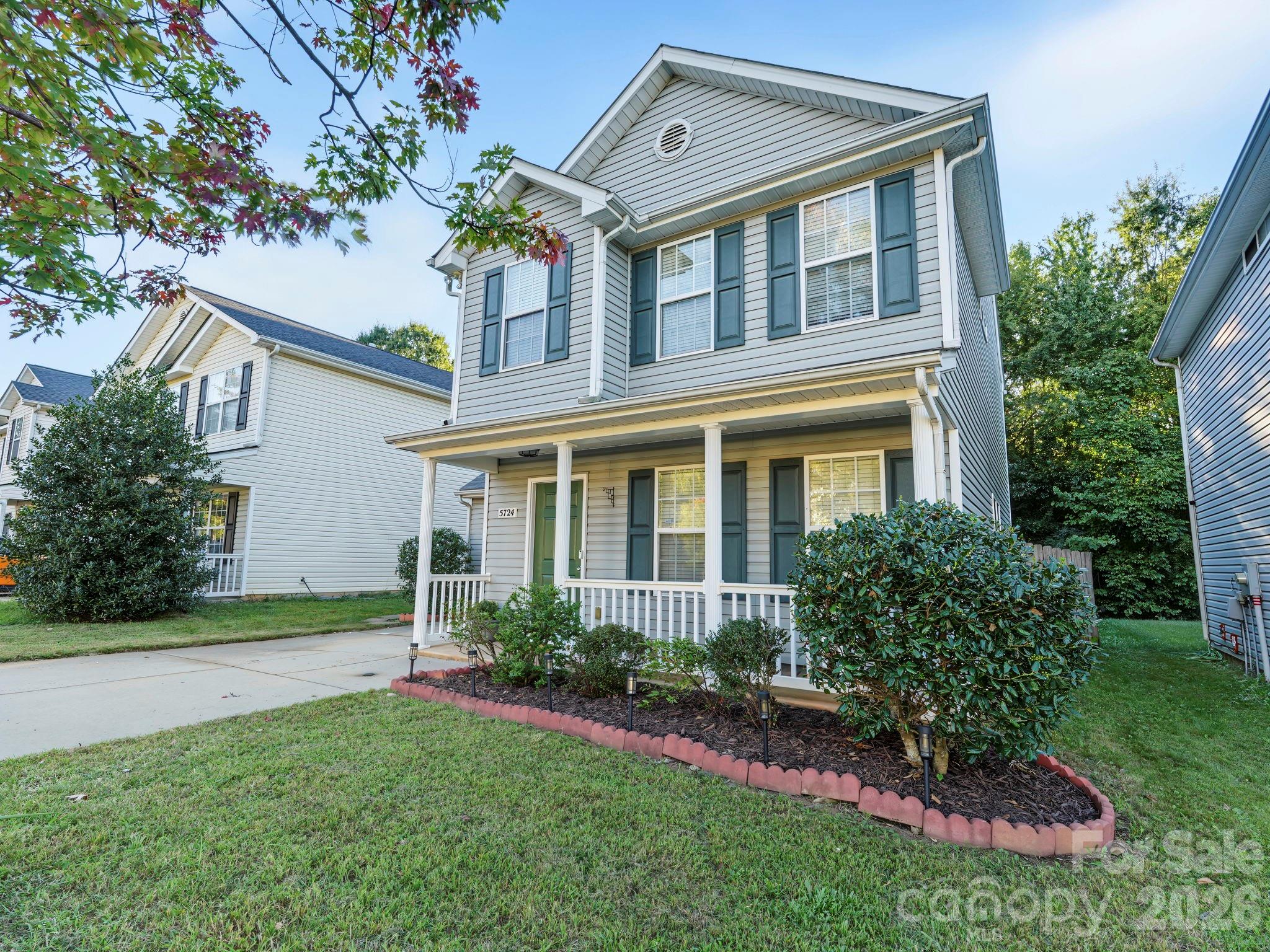 5724 Henderson Oaks Drive Property Photo 1