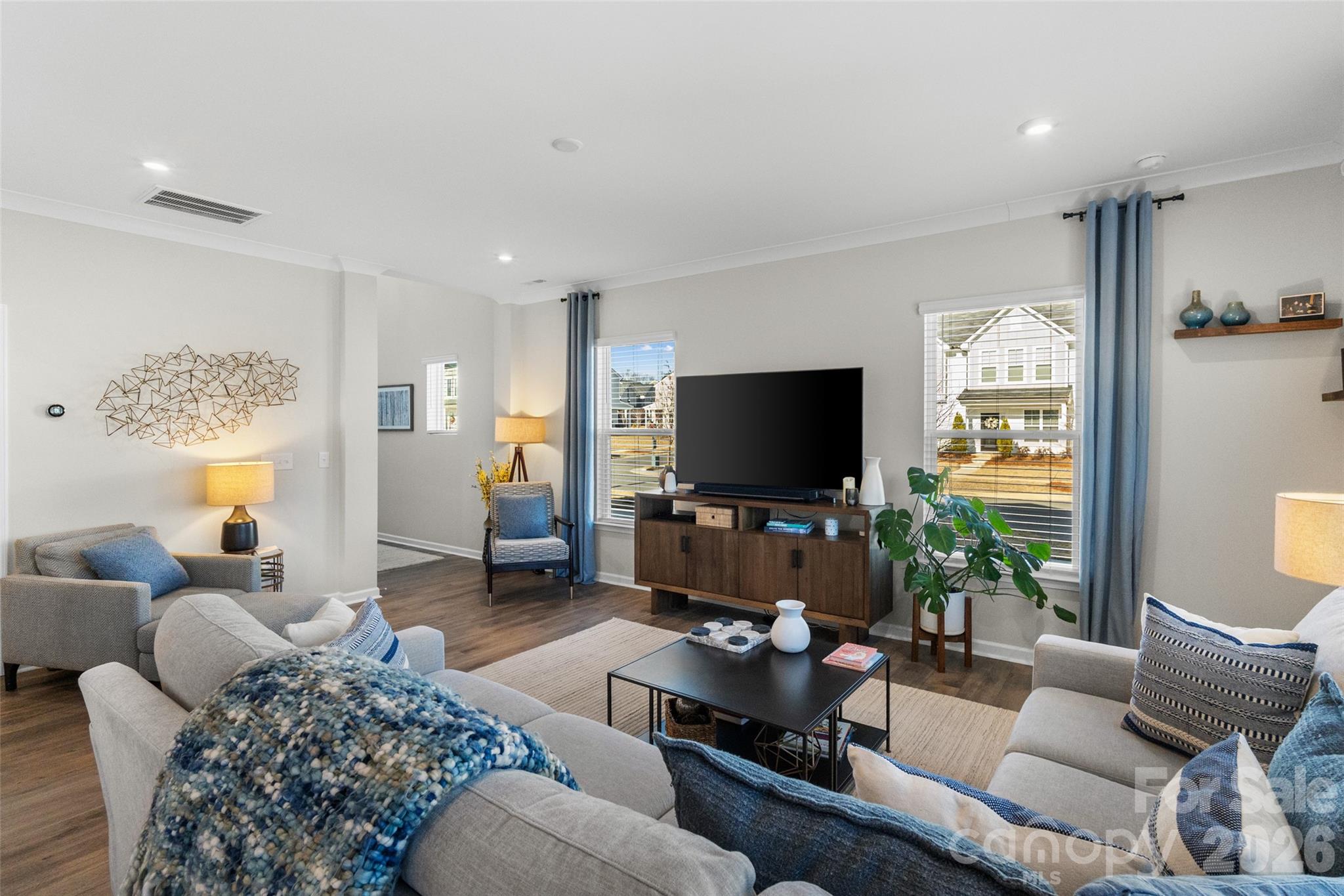 13042 Rover Street Property Photo 13
