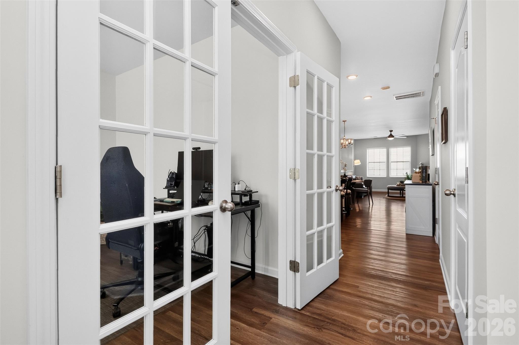 8118 English Clover Lane Property Photo 4
