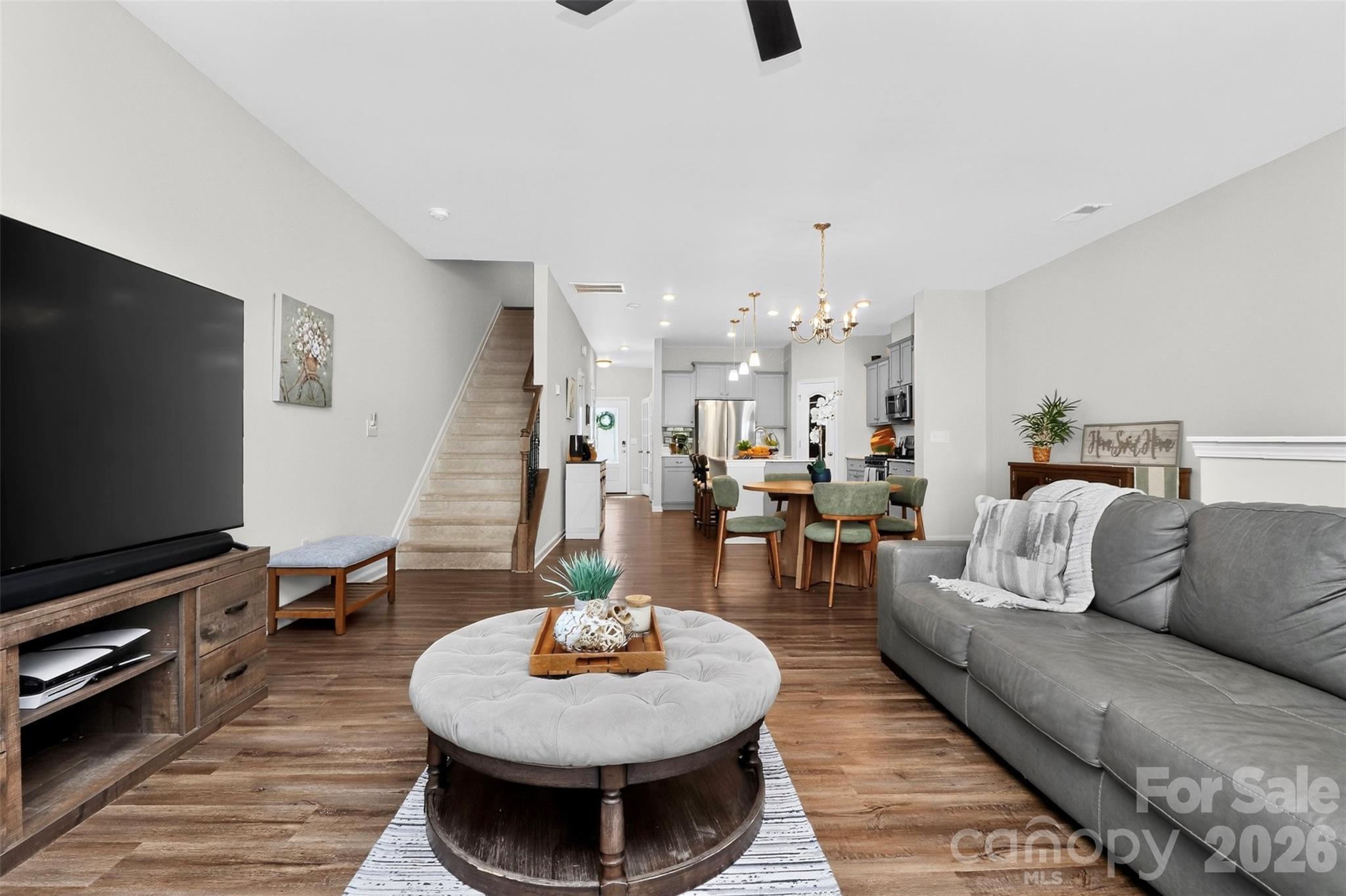 8118 English Clover Lane Property Photo 6