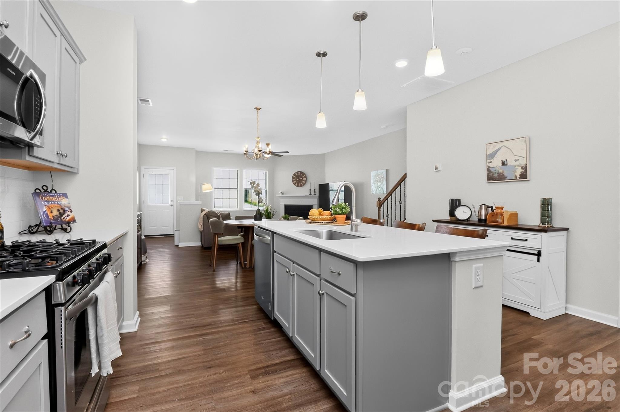 8118 English Clover Lane Property Photo 9