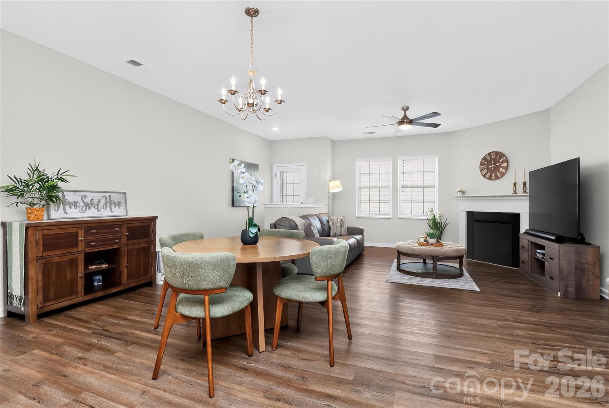 8118 English Clover Lane Property Photo 12