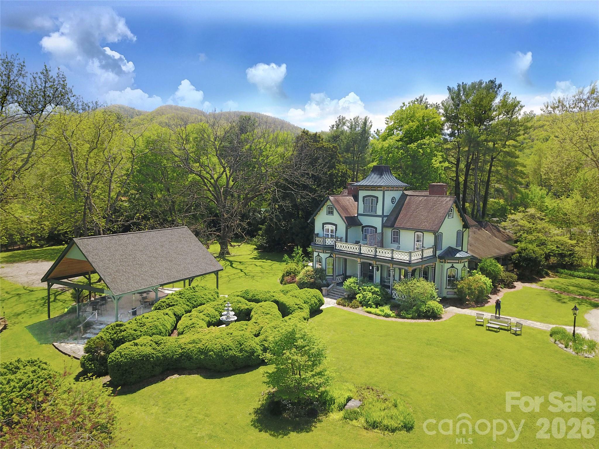 204 Lawson Street Property Photo 1