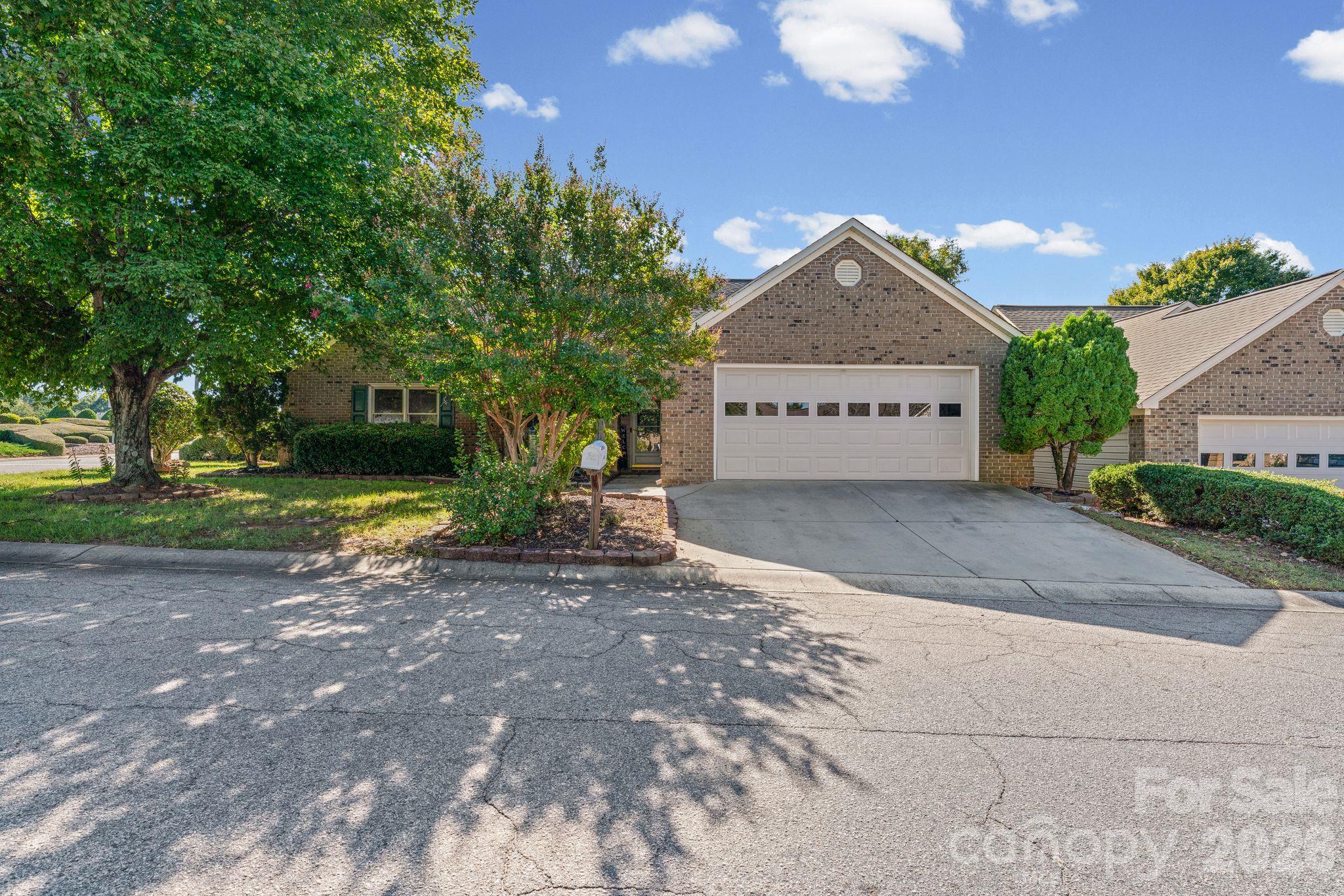 302 Hidden Creek Circle Property Photo 29