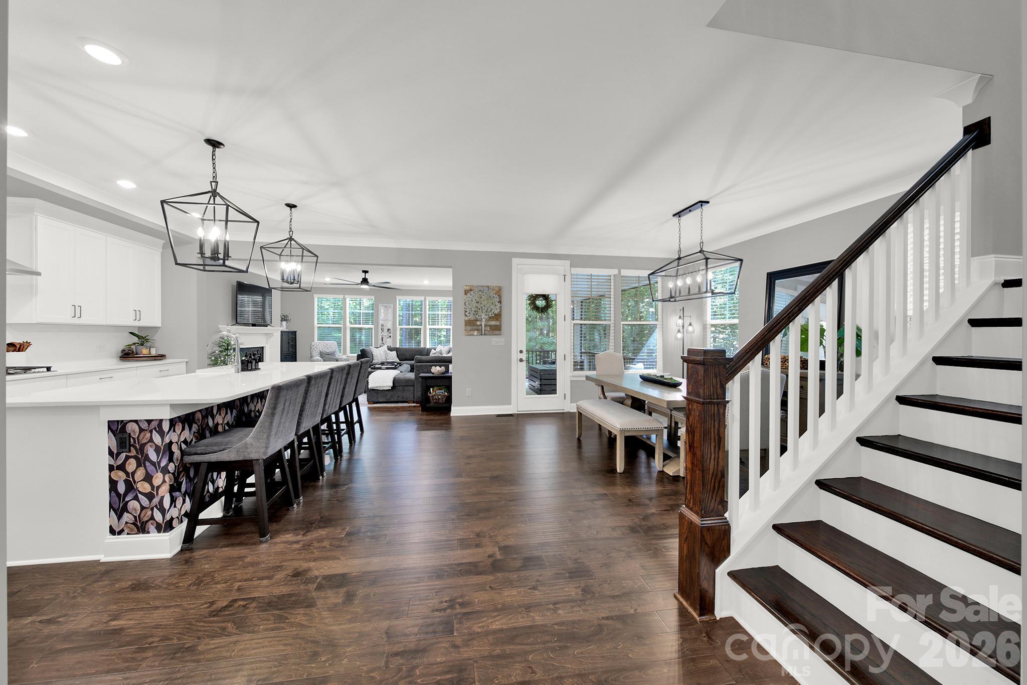 6340 Harbor Oaks Drive Property Photo 4