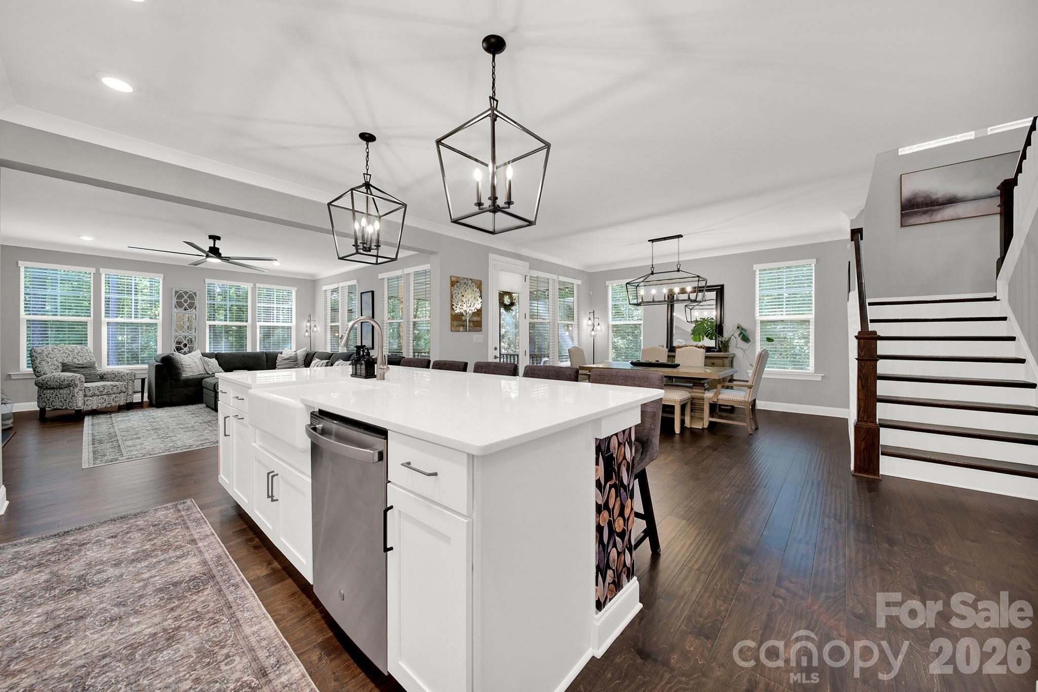 6340 Harbor Oaks Drive Property Photo 8