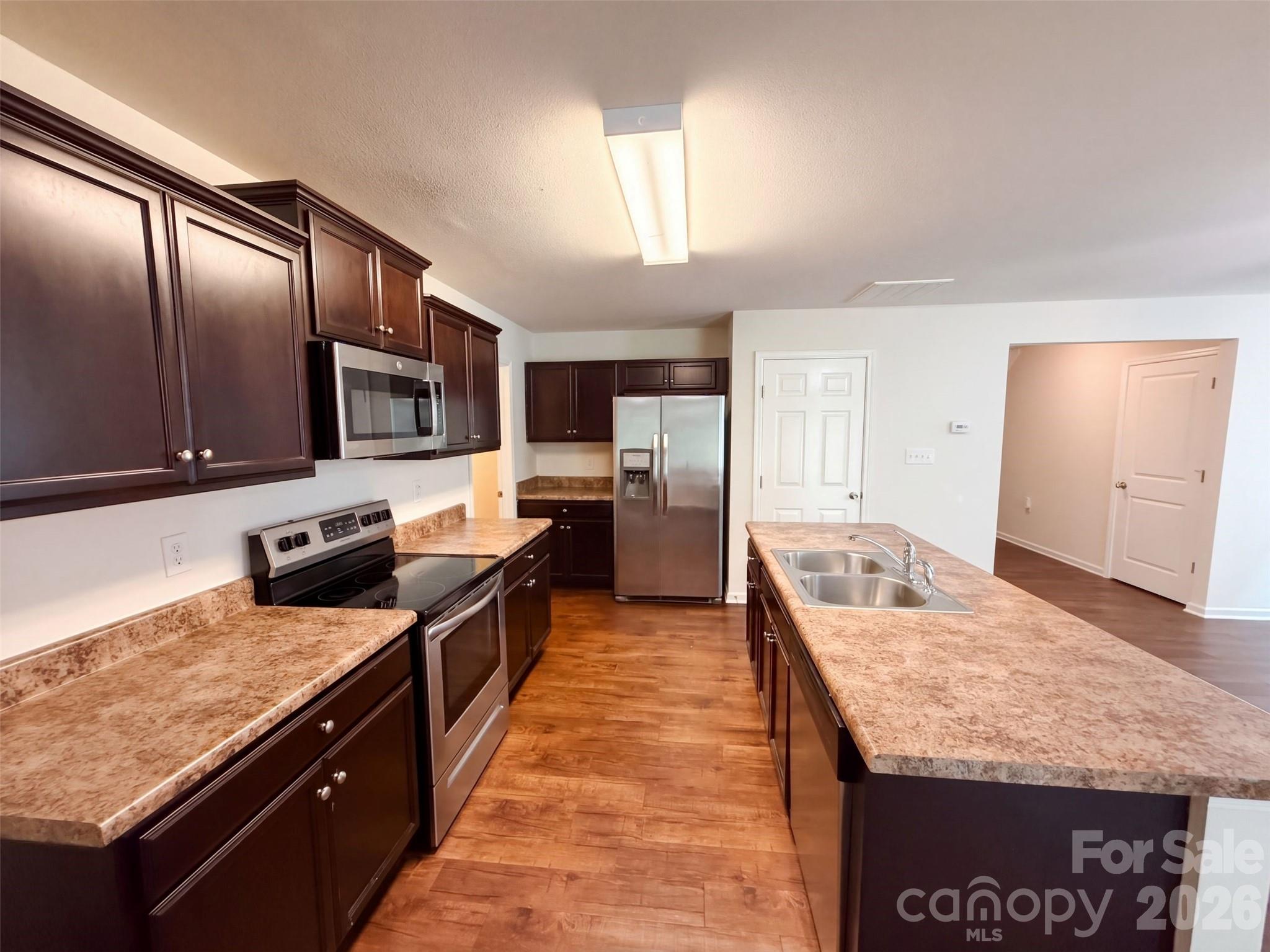 3980 Long Arrow Drive Property Photo 6