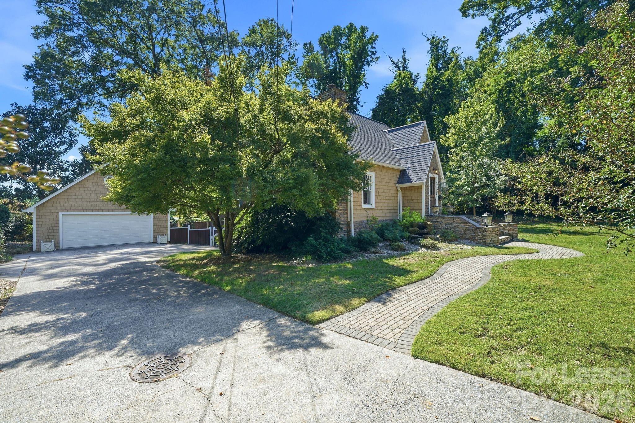 3305 Cambridge Road Property Photo 2