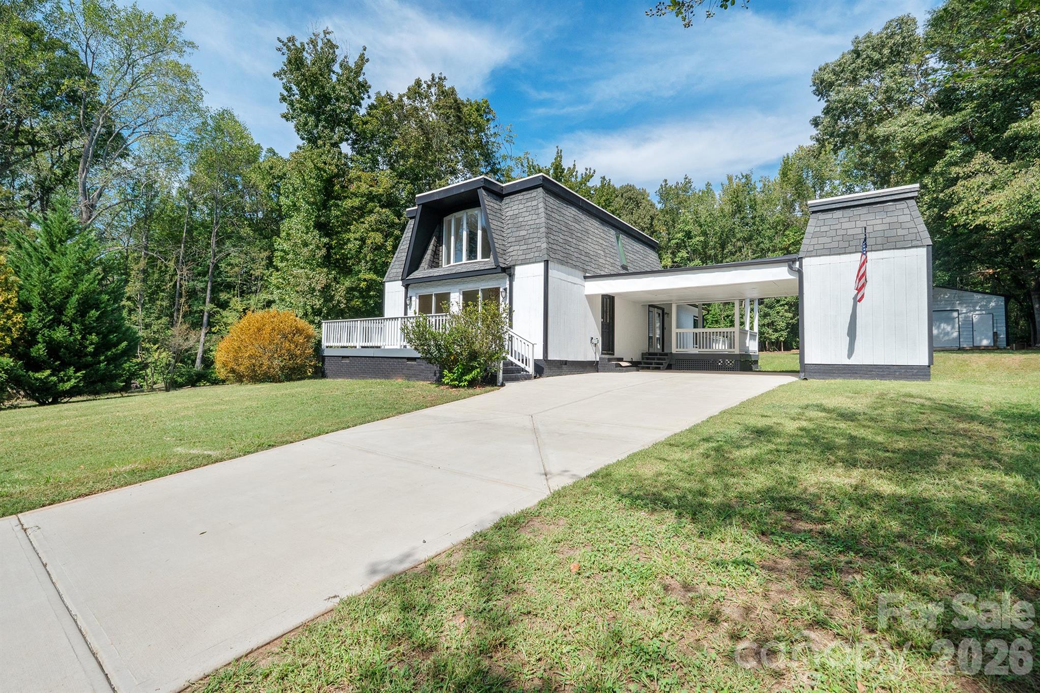 10111 Withers Road Property Photo 4