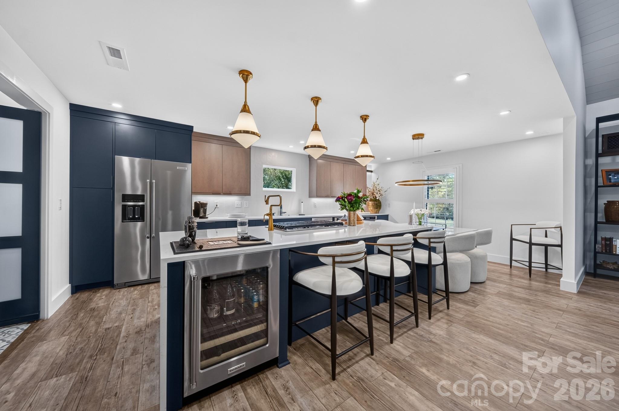 2021 Lynbridge Drive Property Photo 12