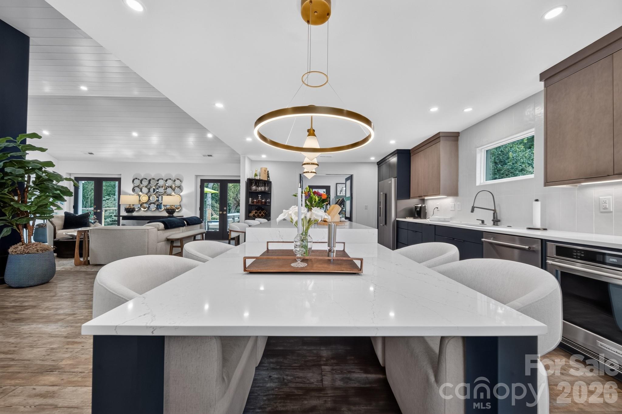 2021 Lynbridge Drive Property Photo 14