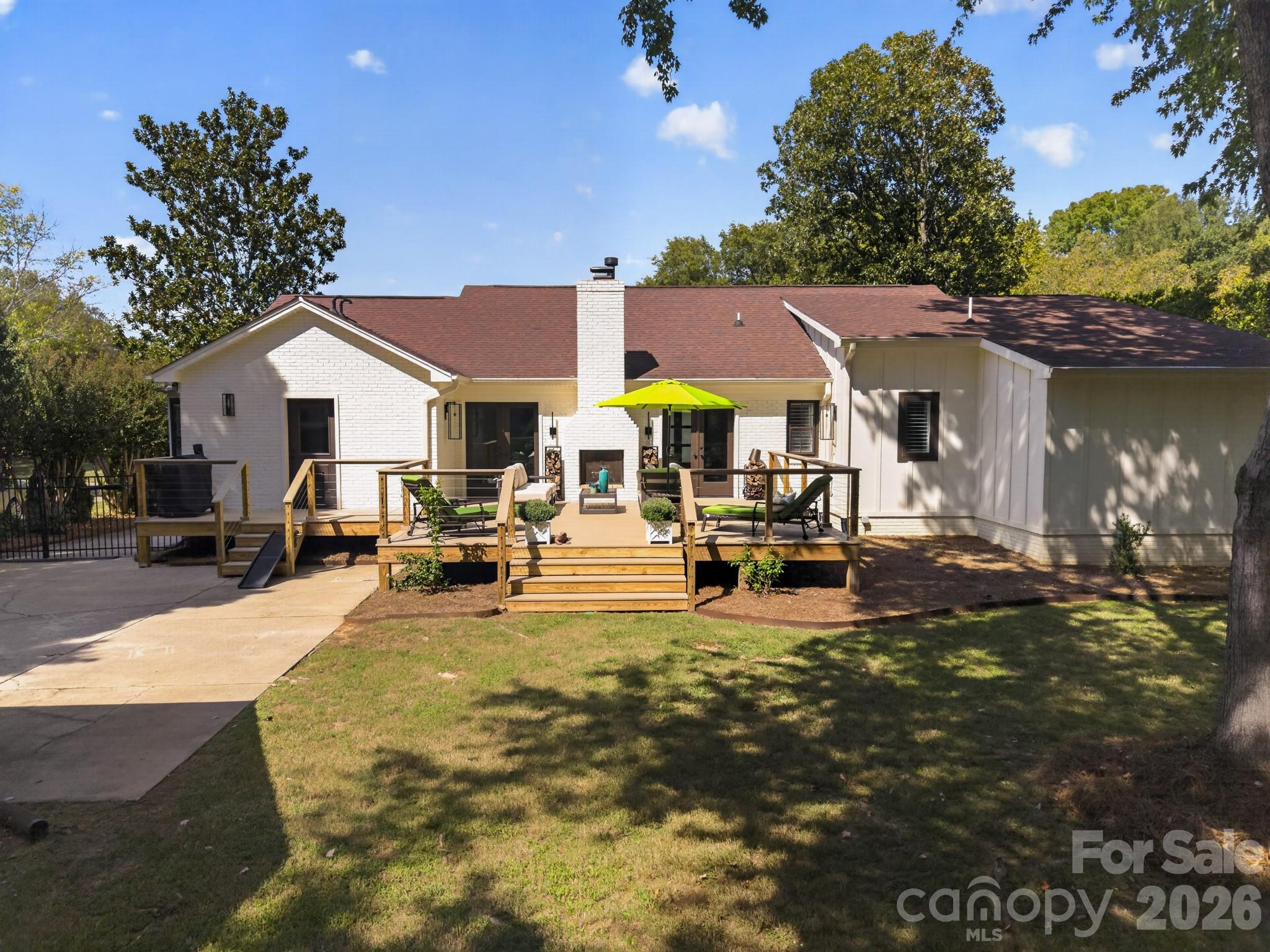 2021 Lynbridge Drive Property Photo 31