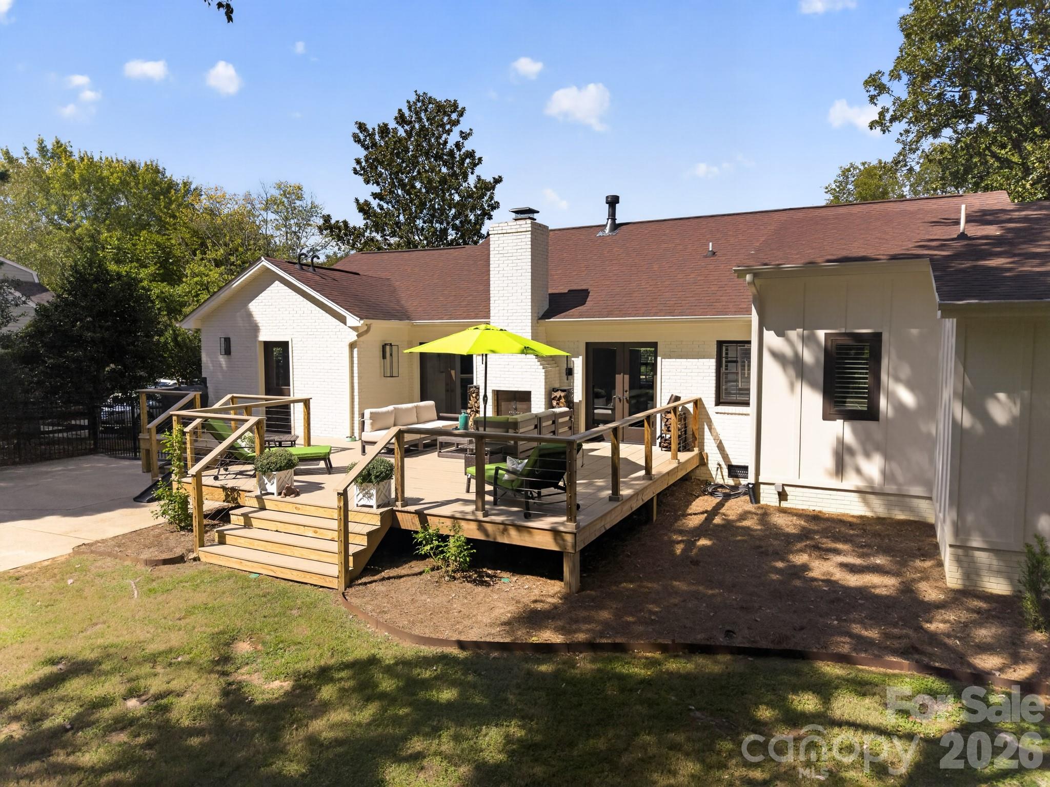 2021 Lynbridge Drive Property Photo 32