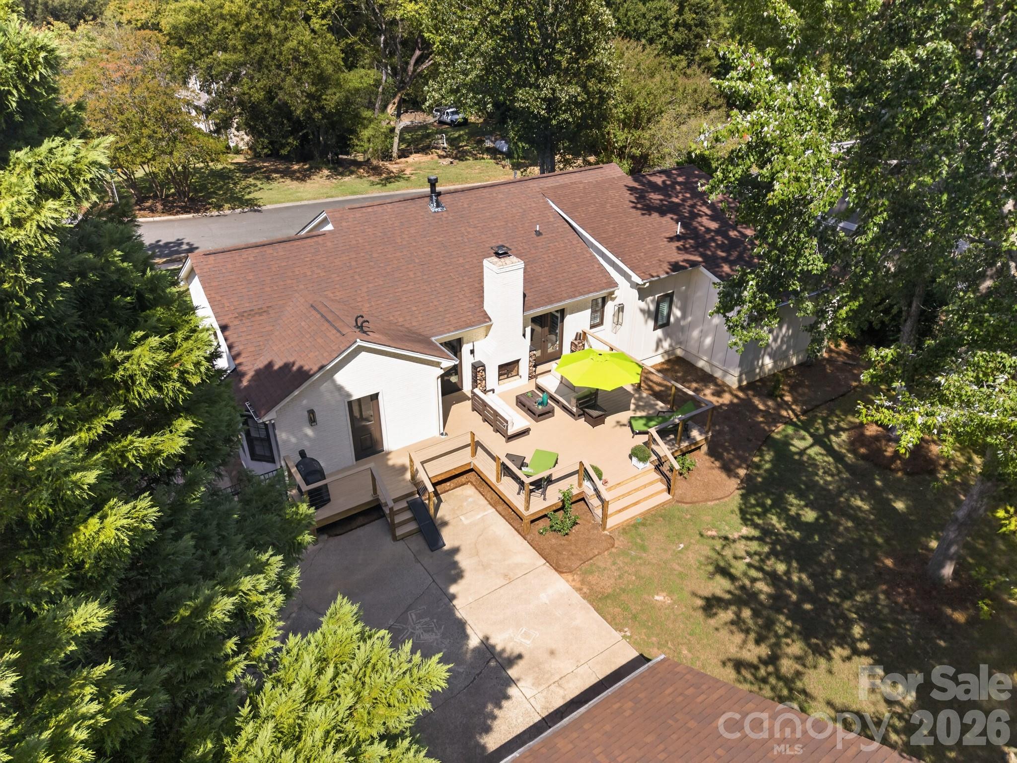 2021 Lynbridge Drive Property Photo 34