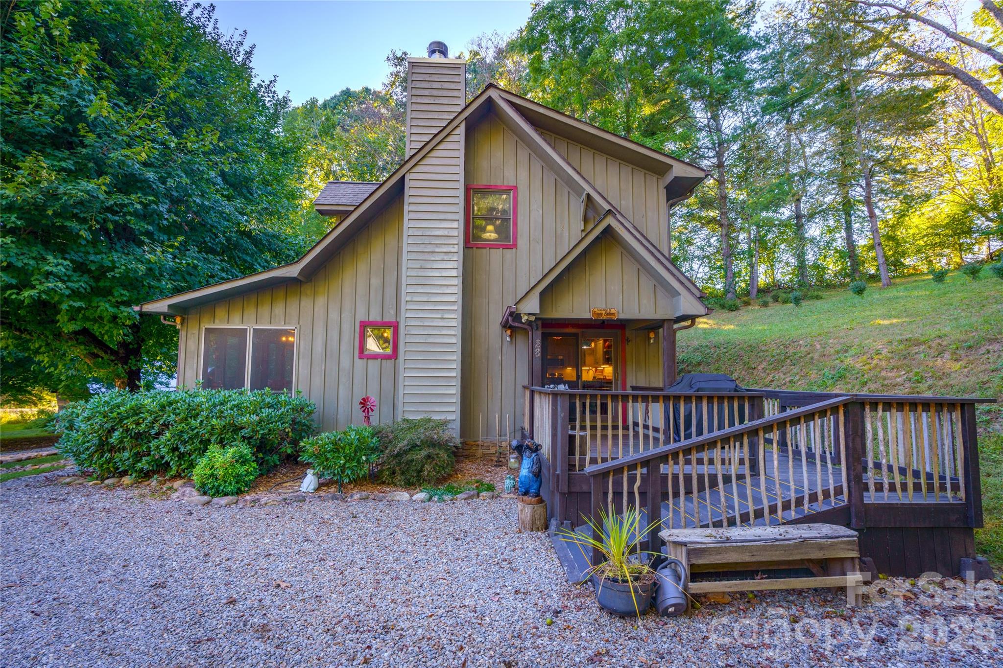 28 Froggy Bottom Trail Property Photo 5