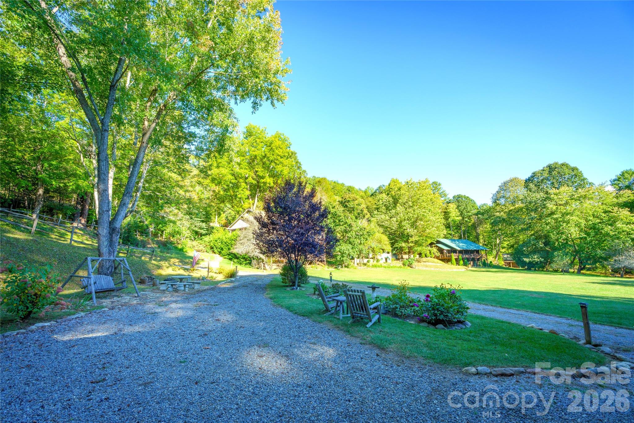 28 Froggy Bottom Trail Property Photo 6