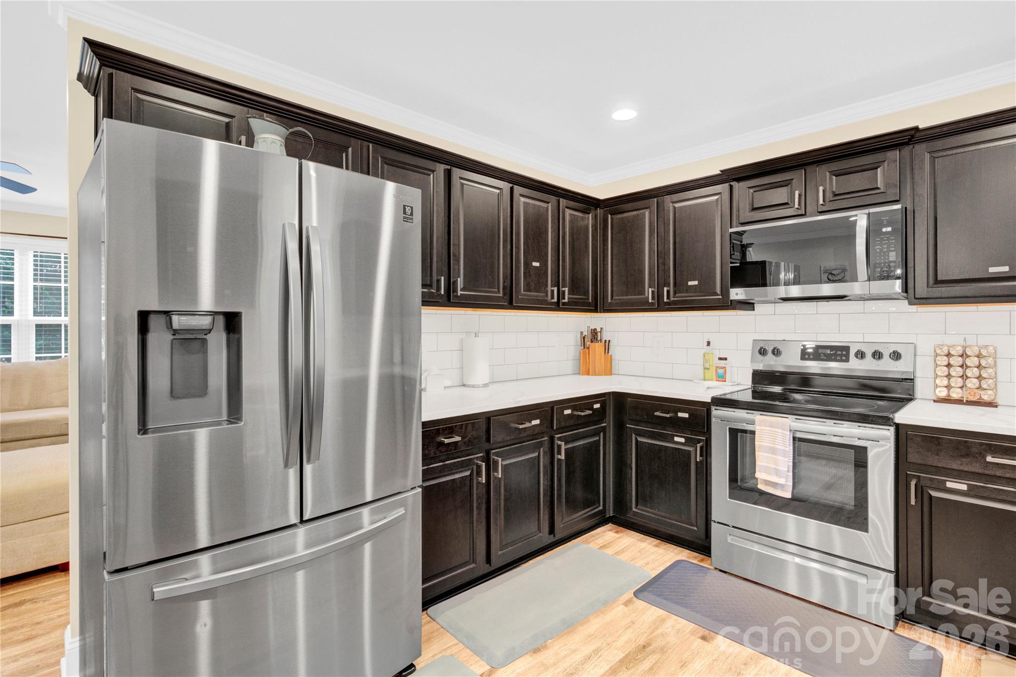 919 Edgemont Avenue Property Photo 7