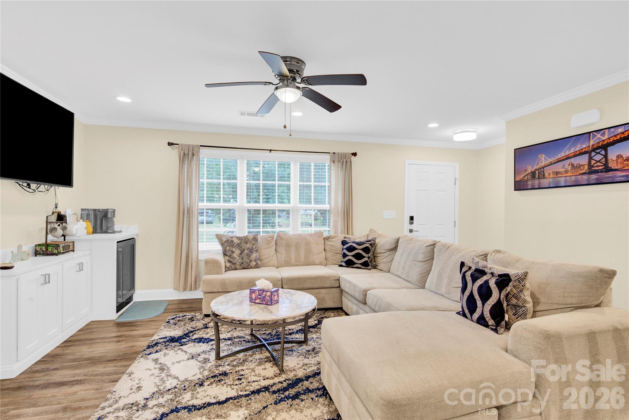 919 Edgemont Avenue Property Photo 14