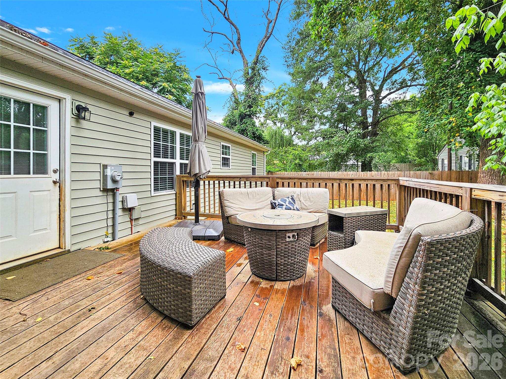 919 Edgemont Avenue Property Photo 30