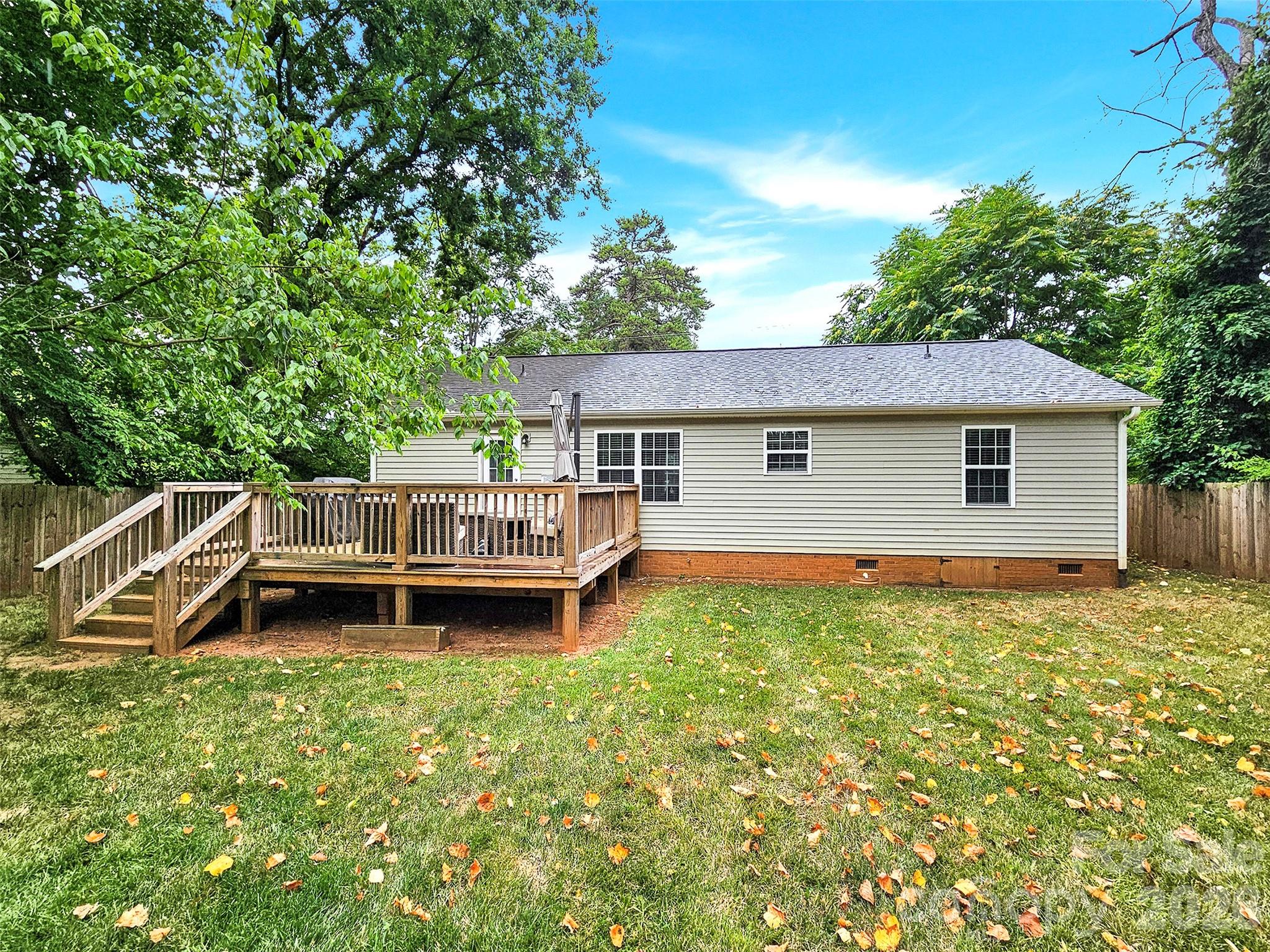919 Edgemont Avenue Property Photo 32