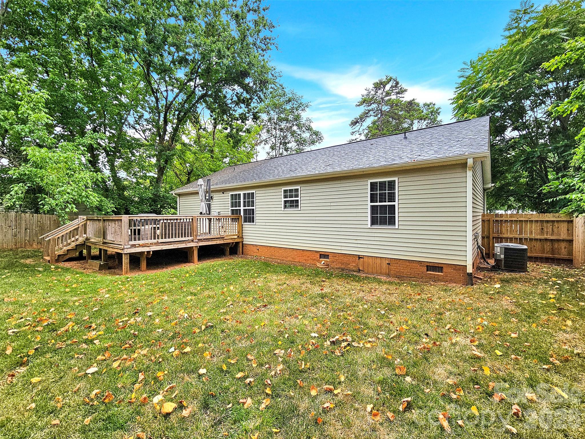 919 Edgemont Avenue Property Photo 33