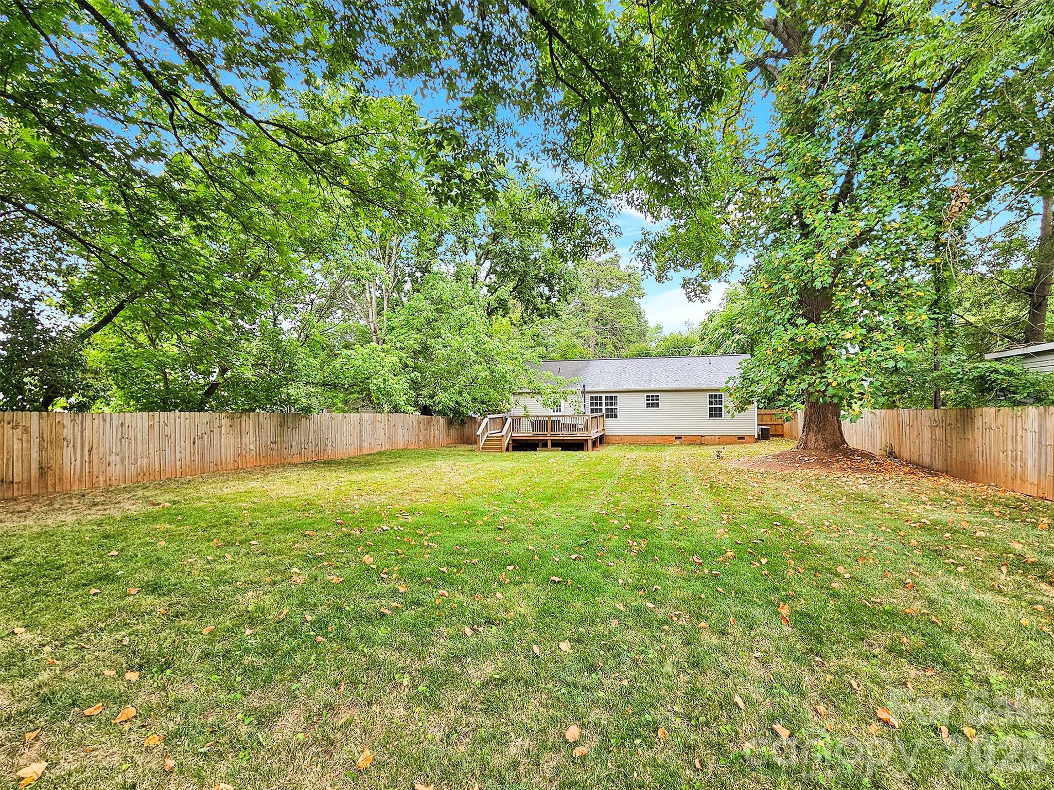 919 Edgemont Avenue Property Photo 35