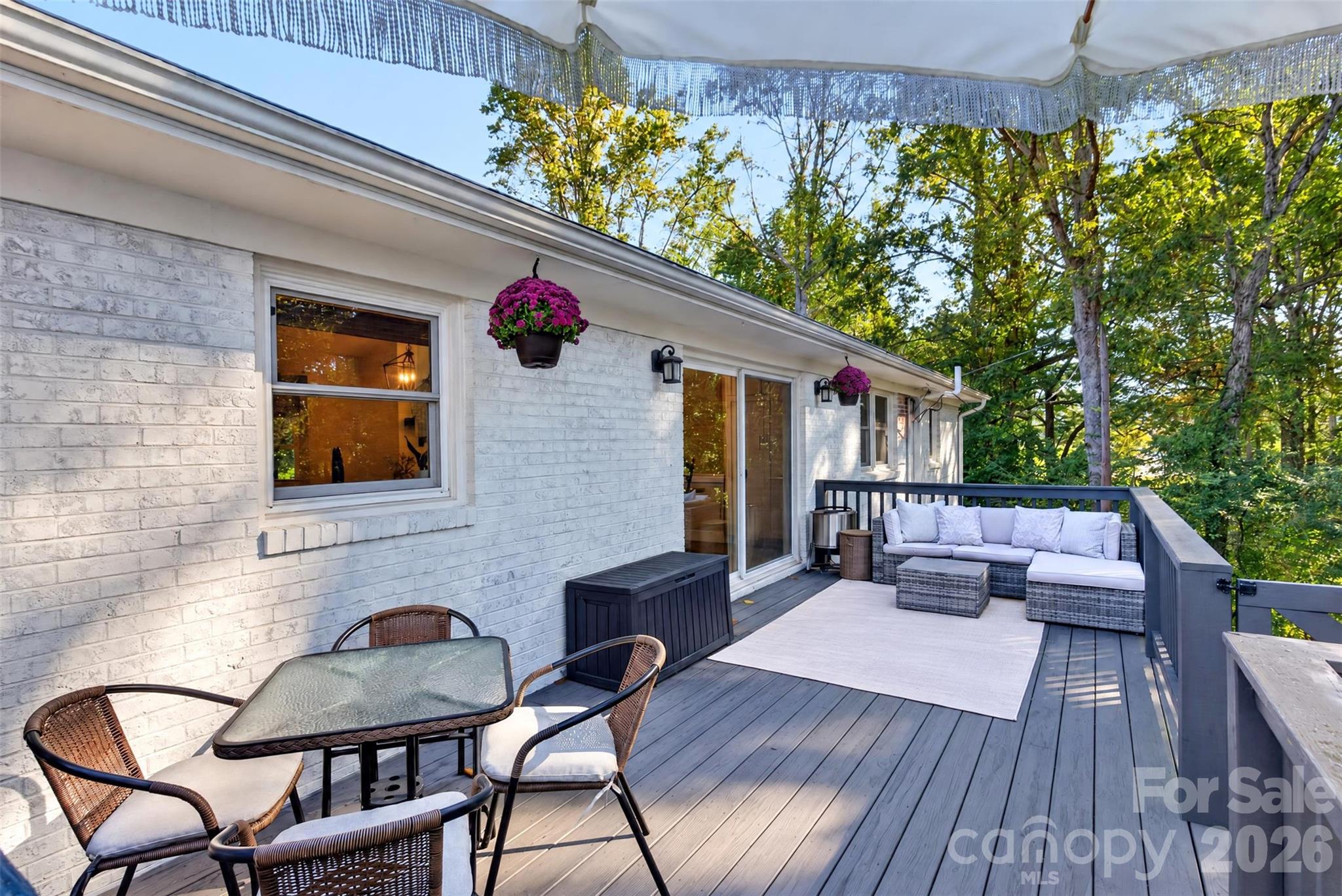 200 Whispering Hills Drive Property Photo 8