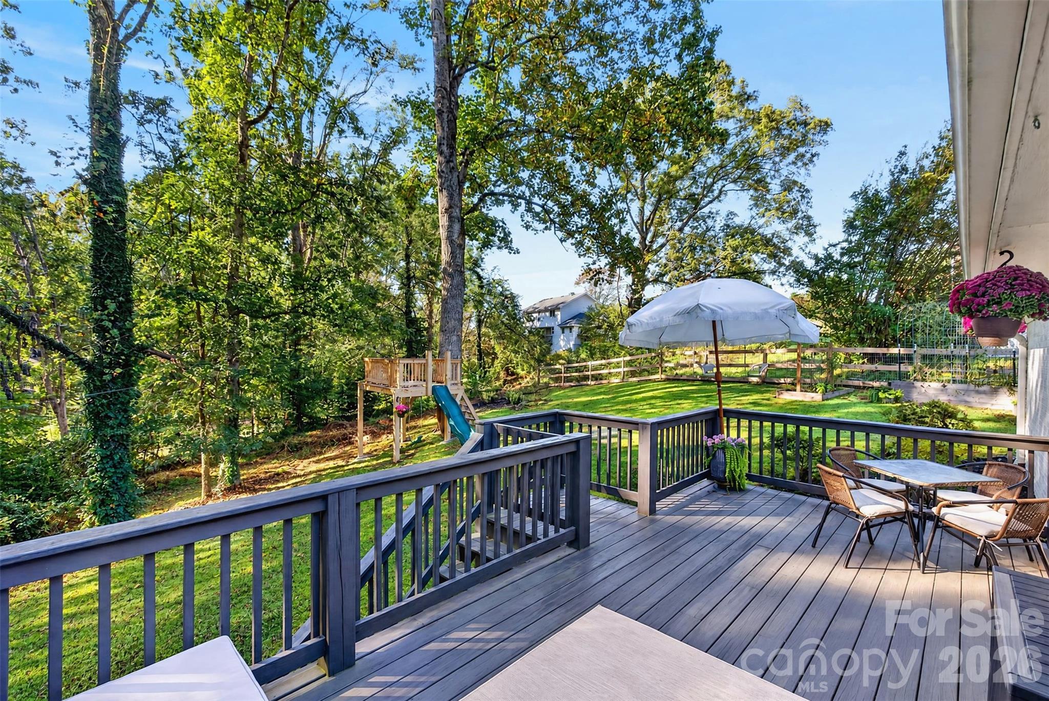 200 Whispering Hills Drive Property Photo 9
