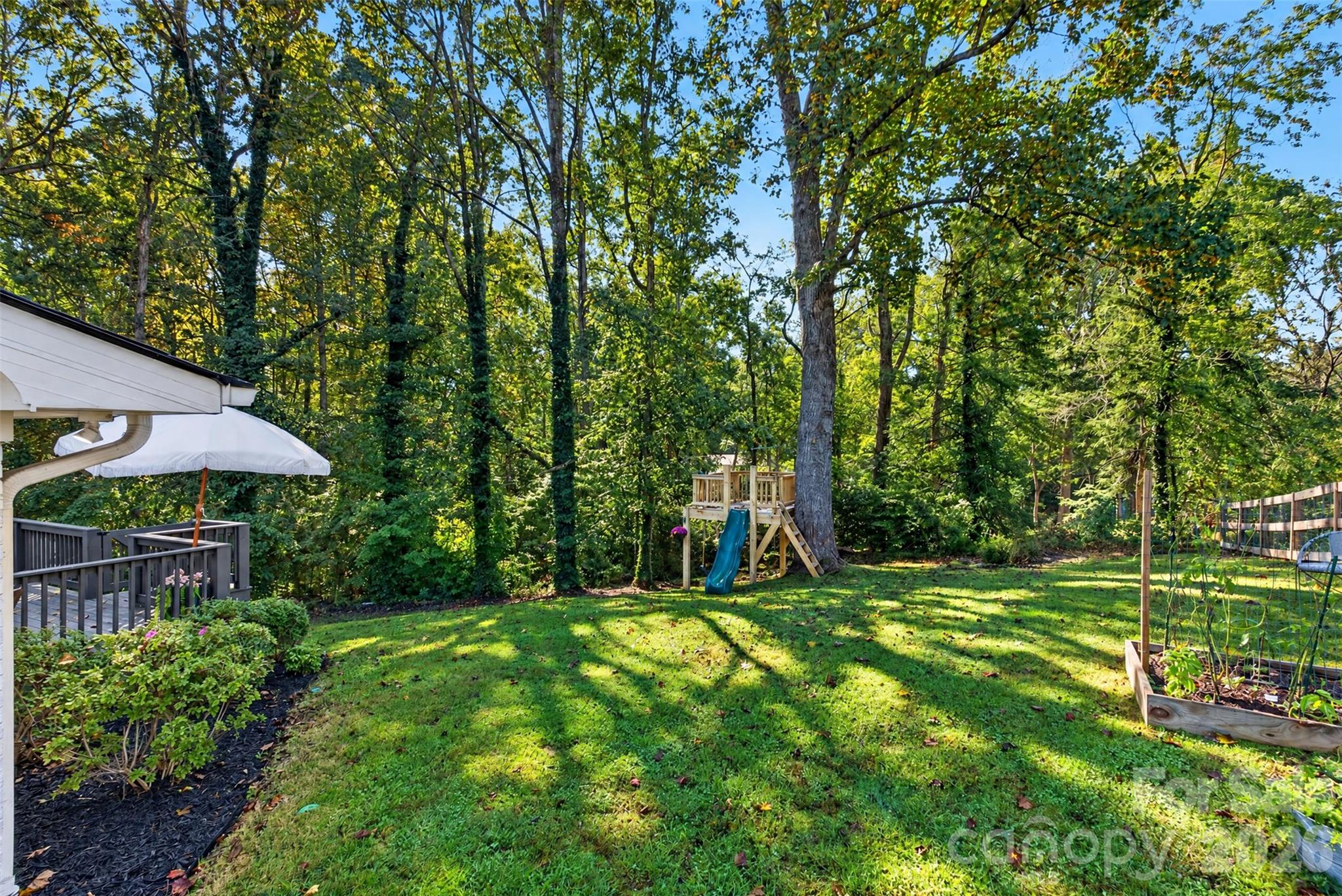 200 Whispering Hills Drive Property Photo 10