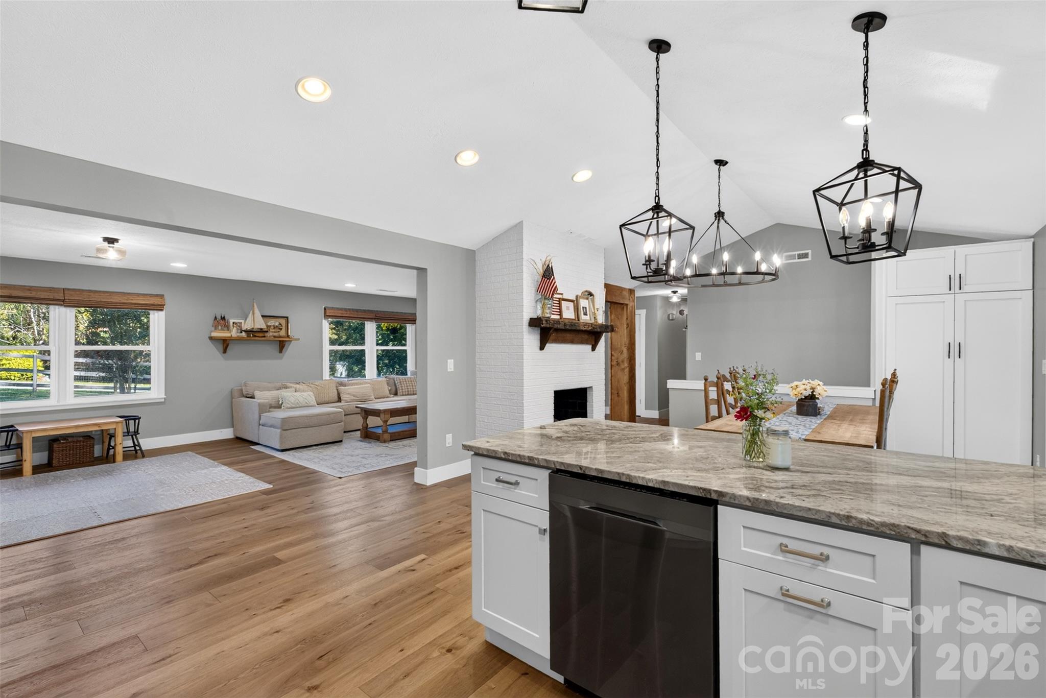 200 Whispering Hills Drive Property Photo 16