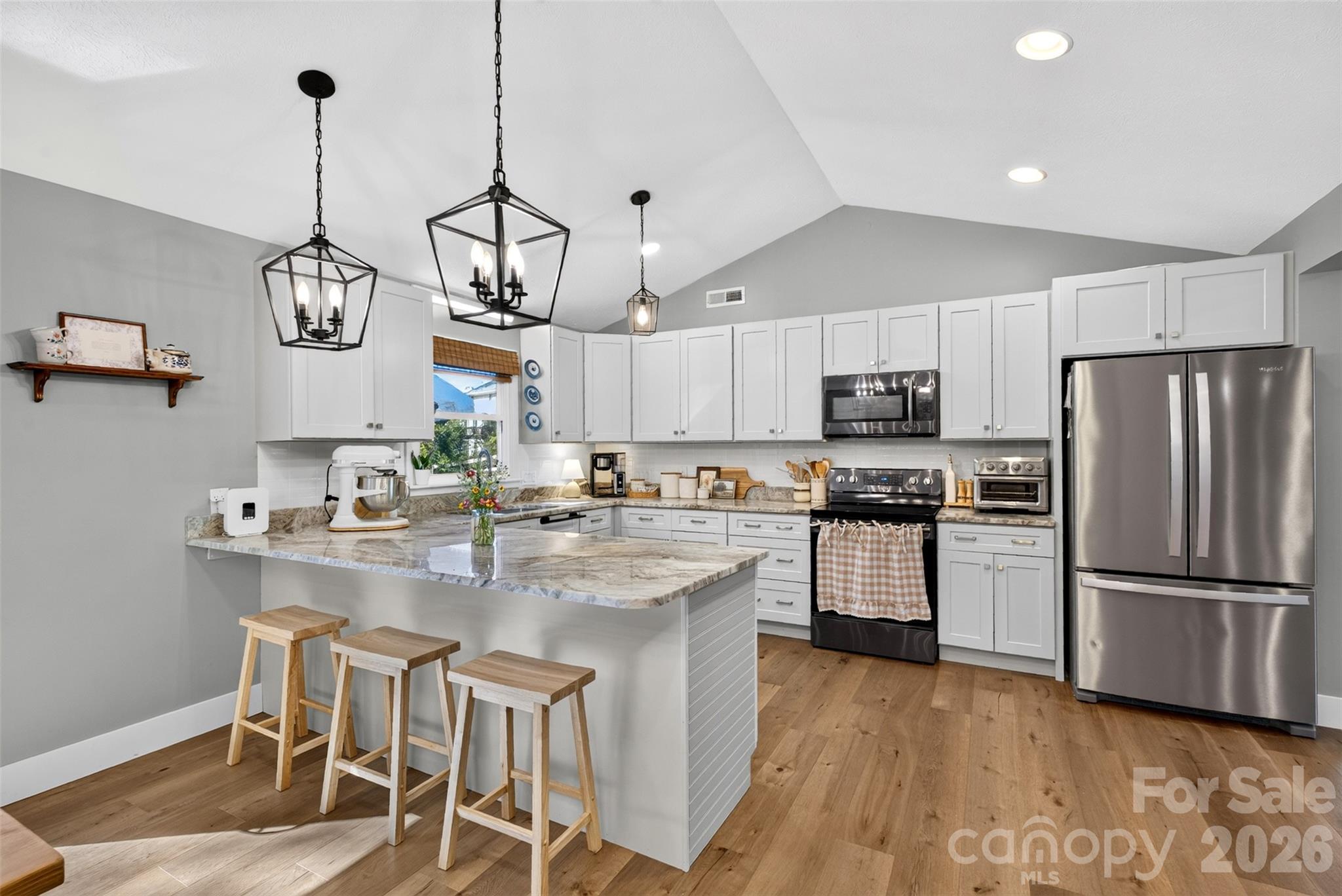 200 Whispering Hills Drive Property Photo 17