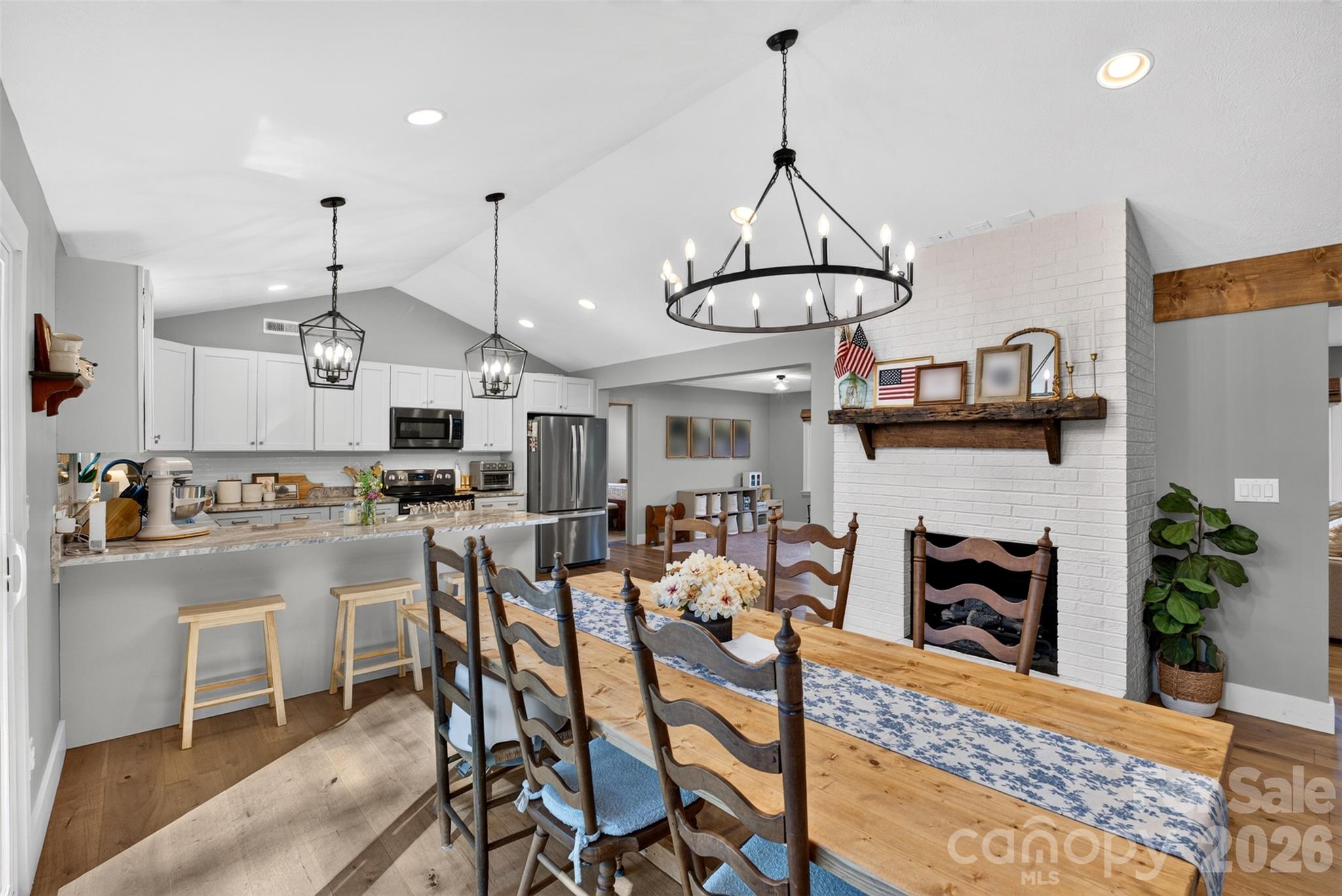 200 Whispering Hills Drive Property Photo 19