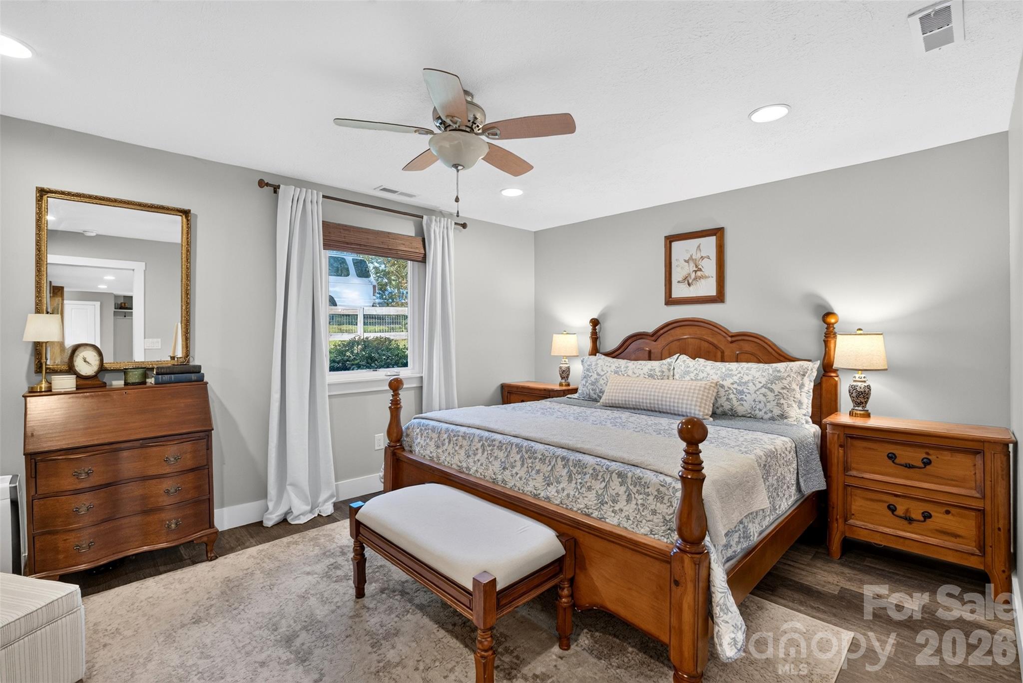 200 Whispering Hills Drive Property Photo 23